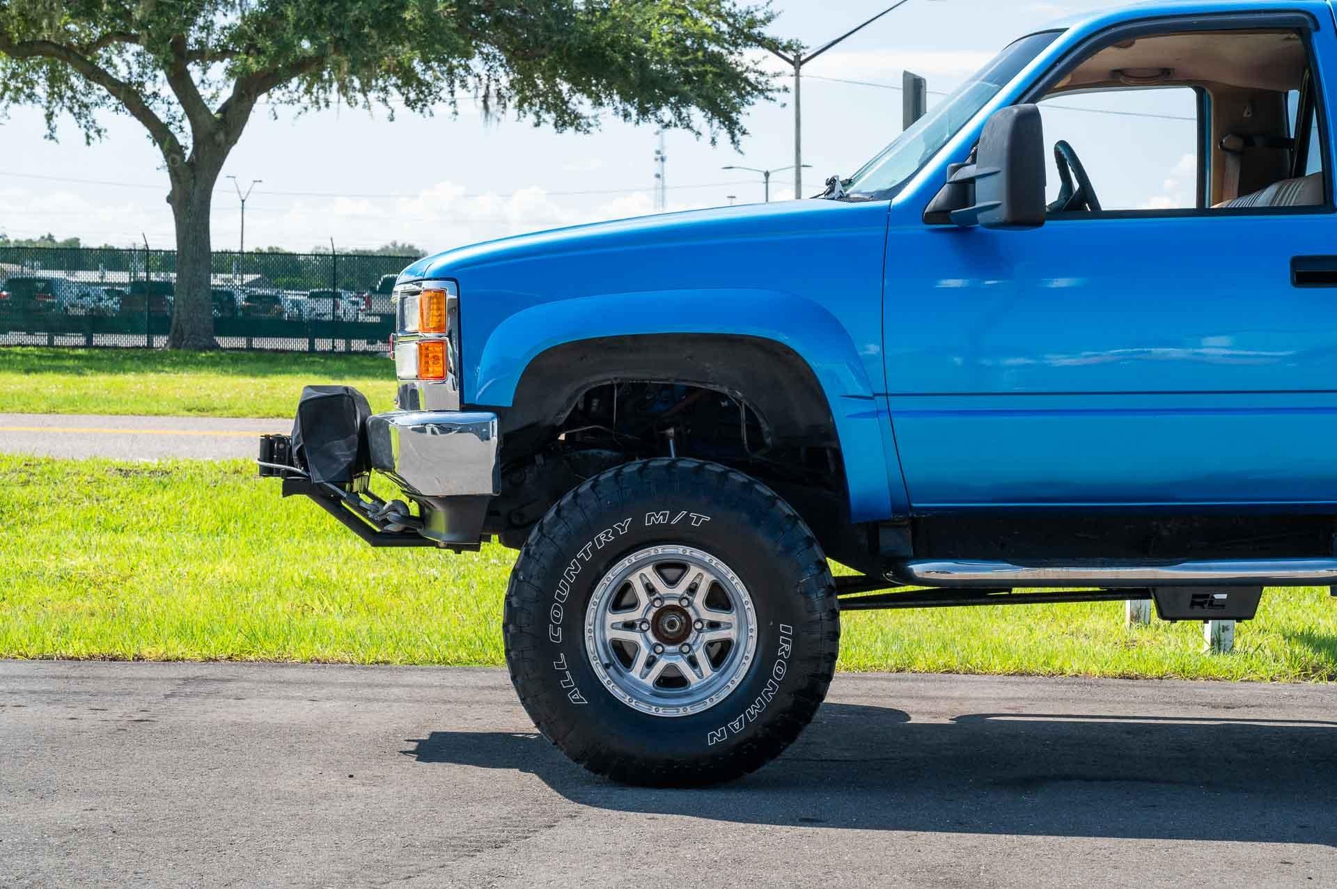 1992 GMC Yukon SL 23