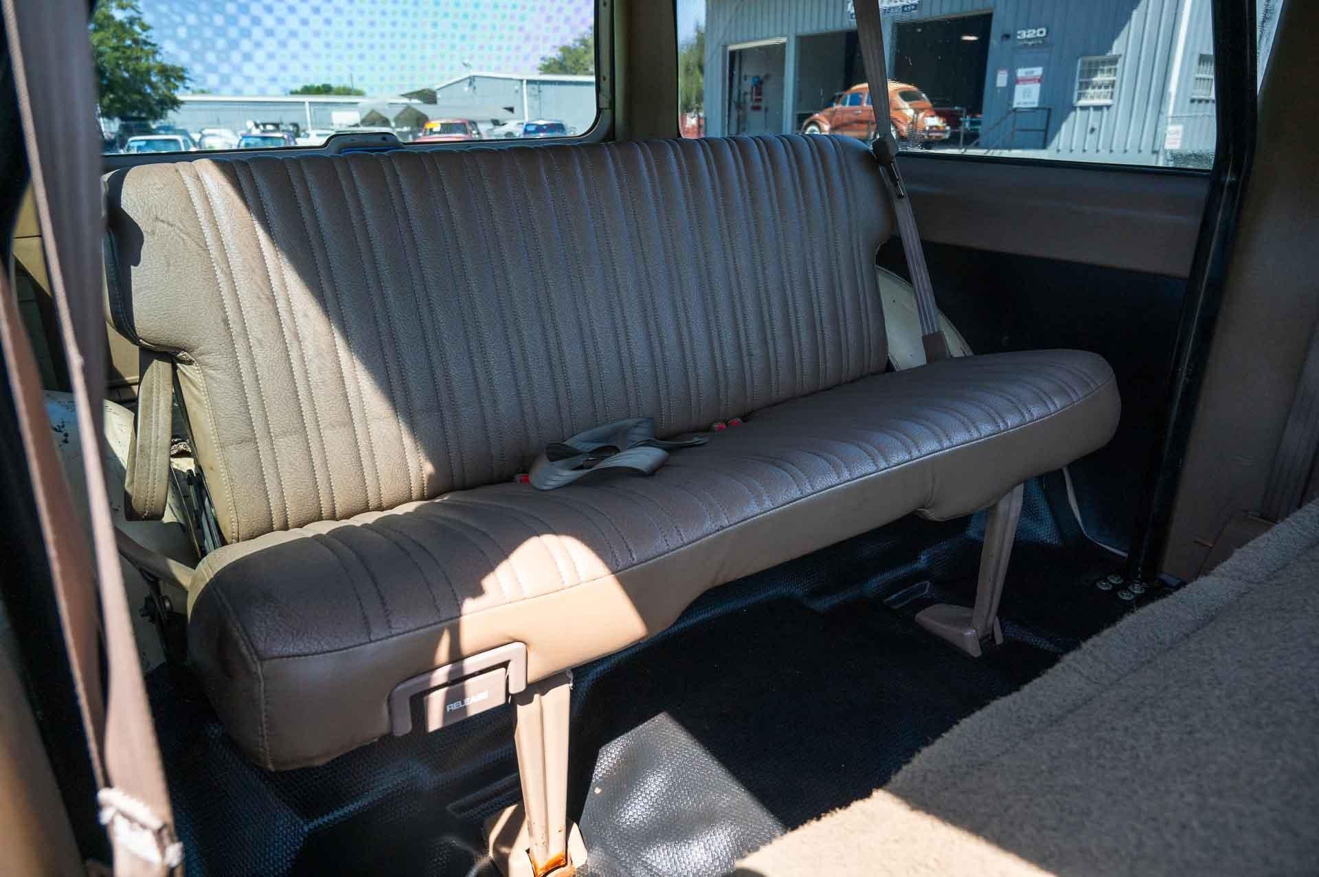 1992 GMC Yukon SL 13