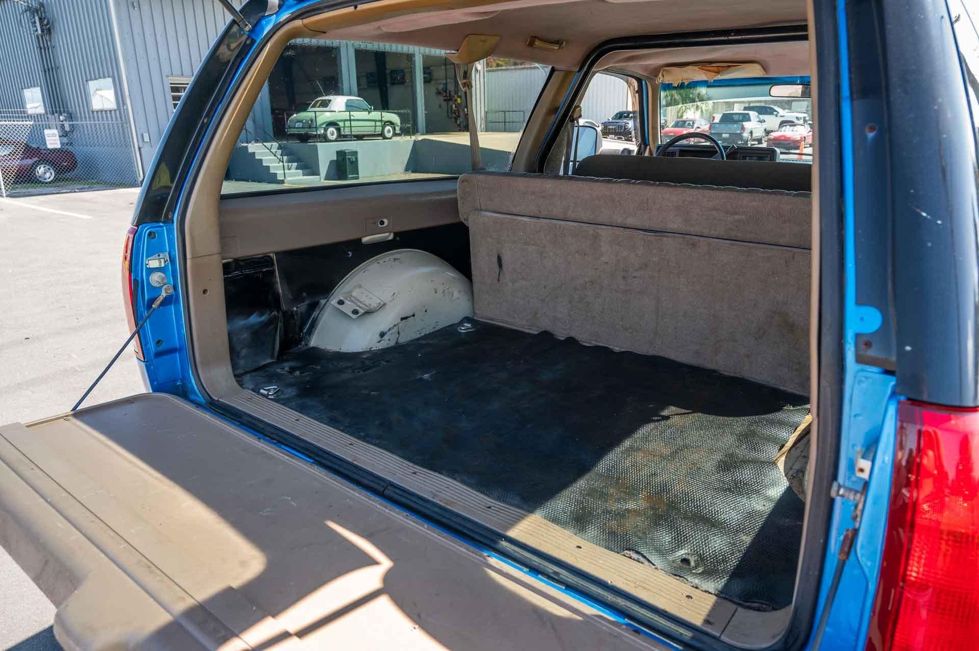 1992 GMC Yukon SL 74