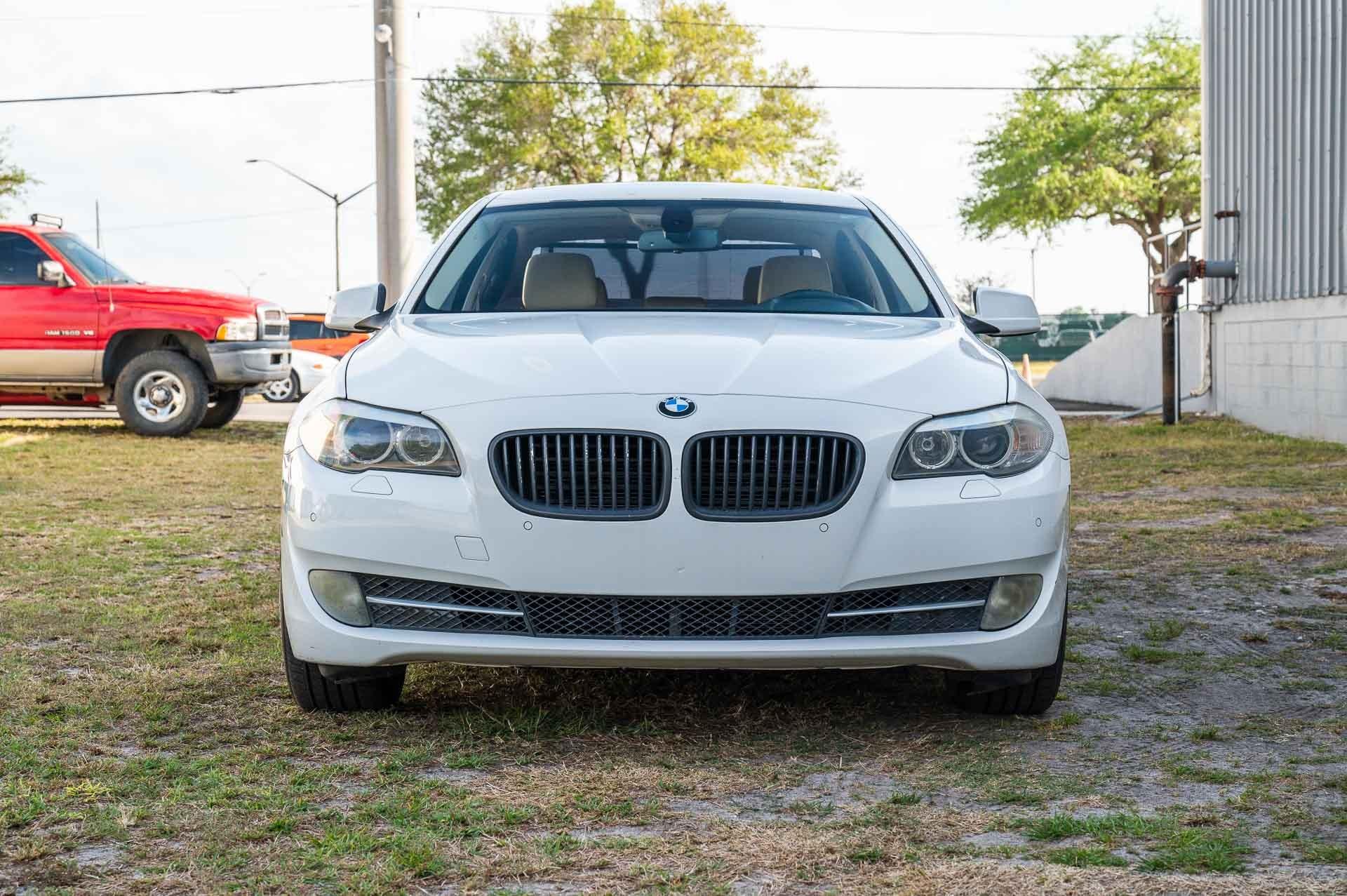 2011 BMW 528i 14