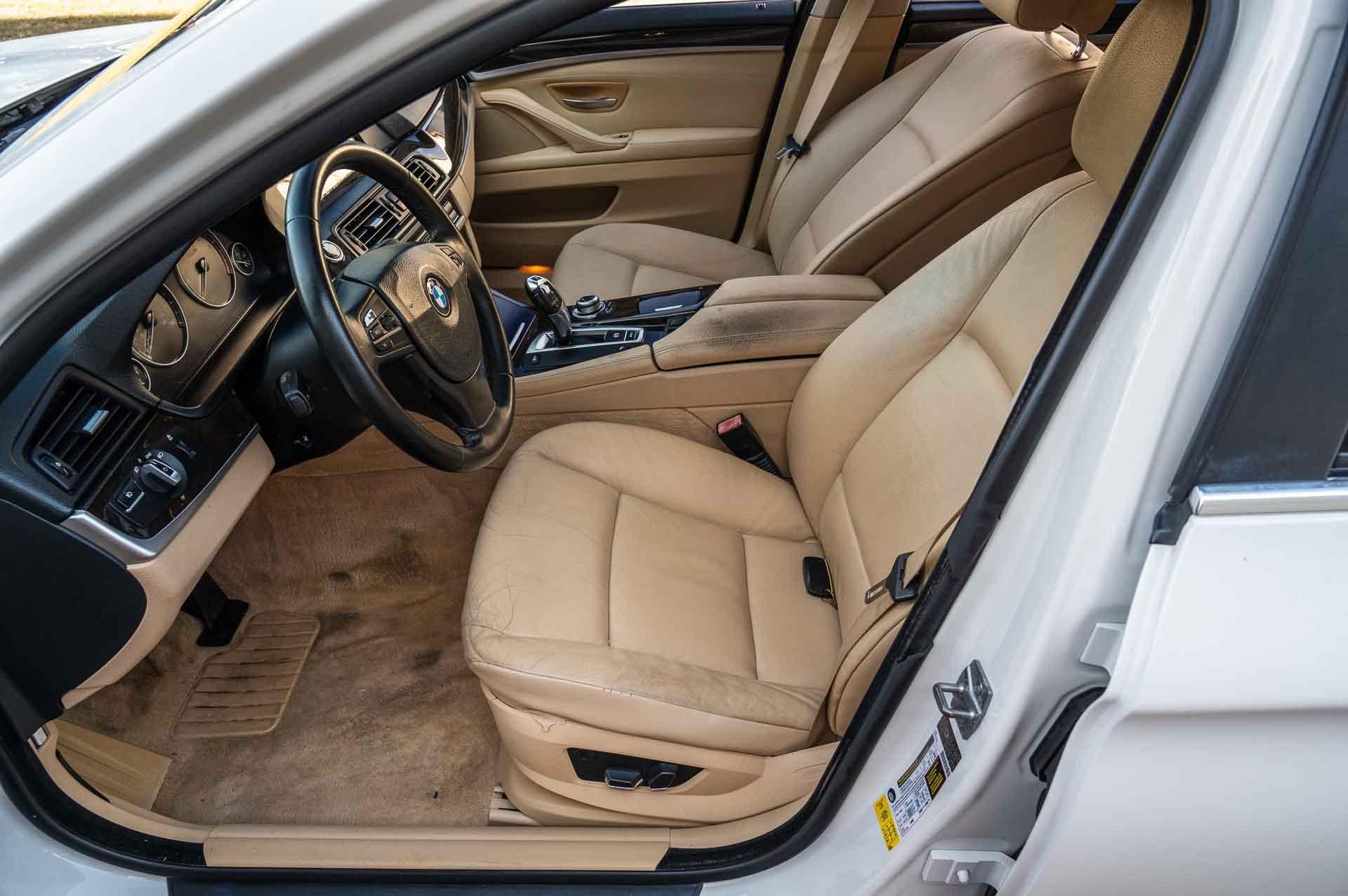 2011 BMW 528i 10