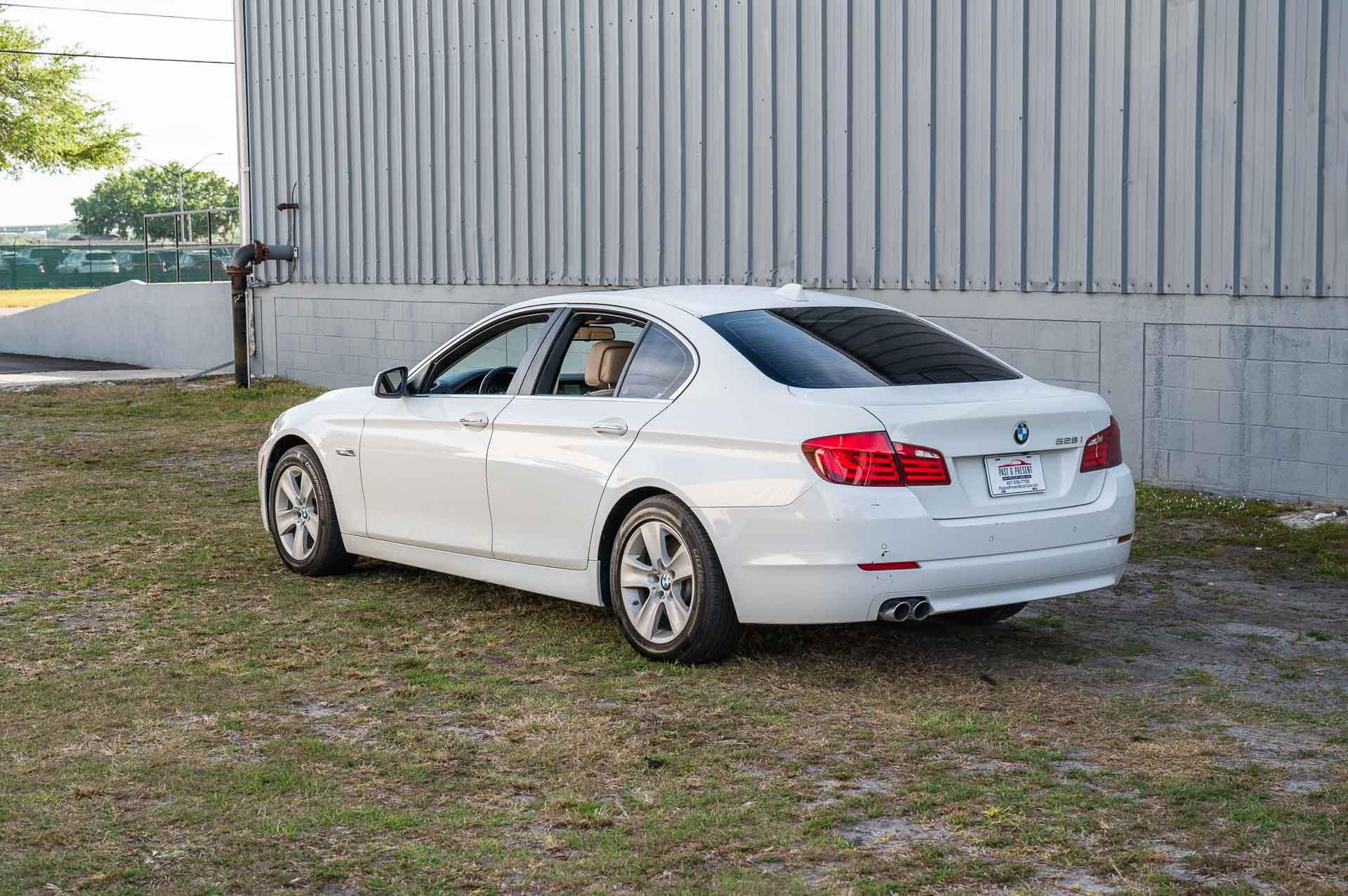 2011 BMW 528i 3
