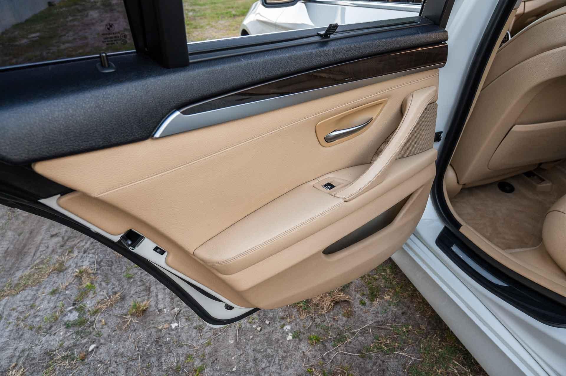 2011 BMW 528i 19