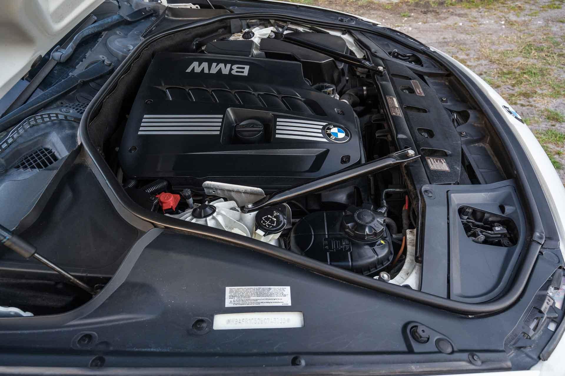 2011 BMW 528i 35
