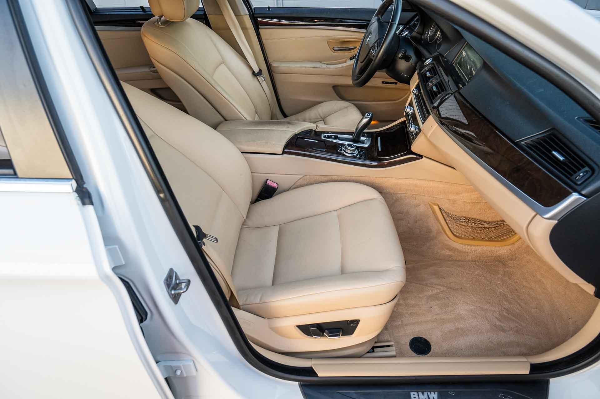 2011 BMW 528i 25