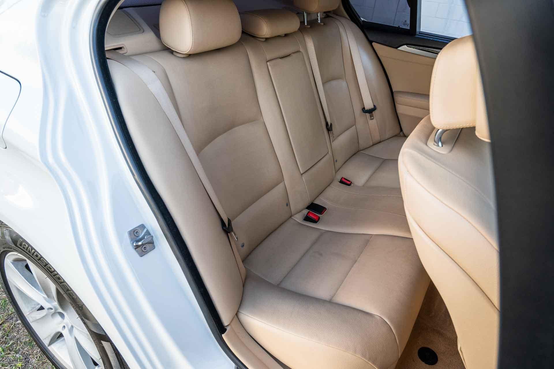 2011 BMW 528i 28