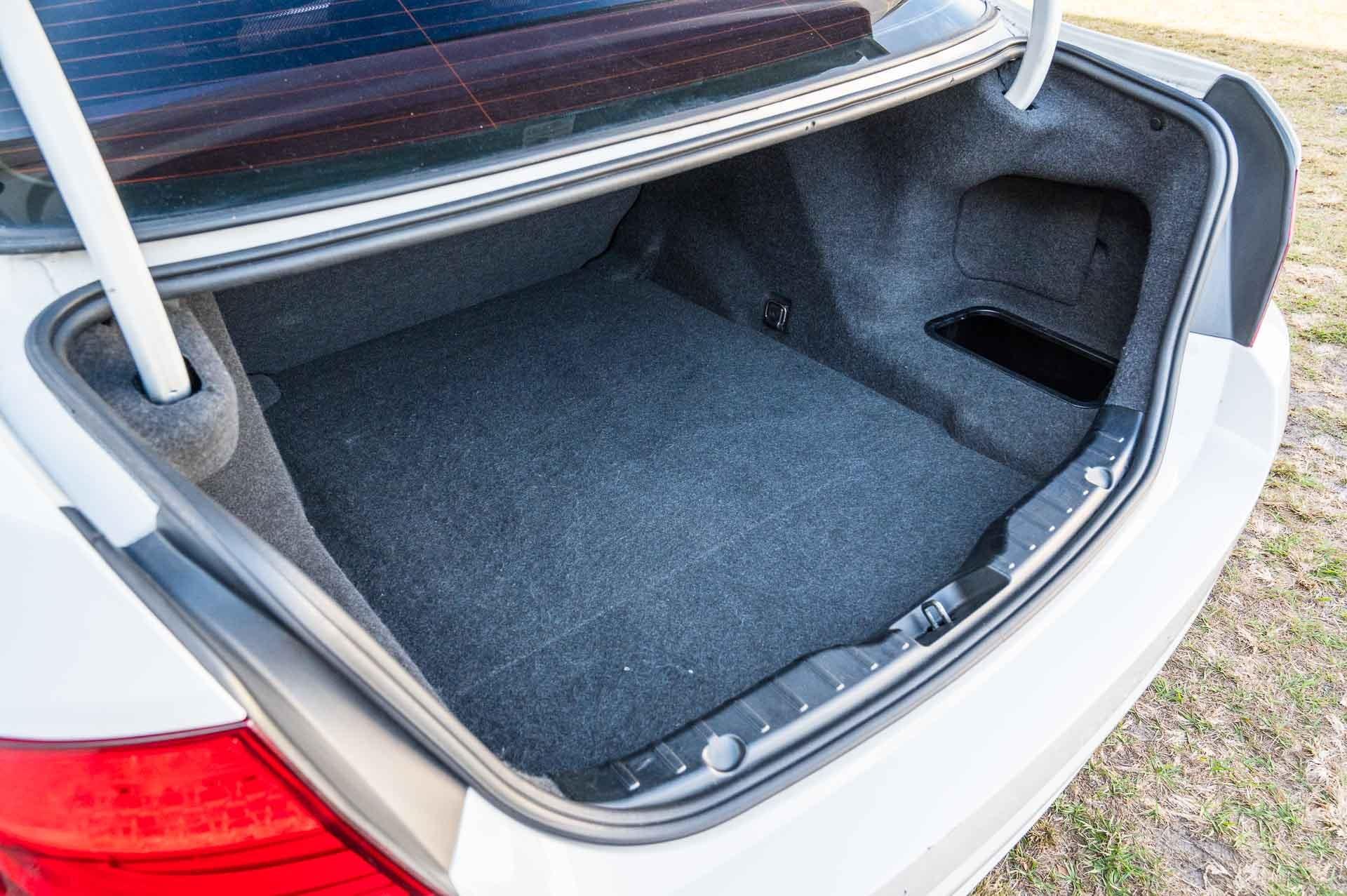 2011 BMW 528i 47