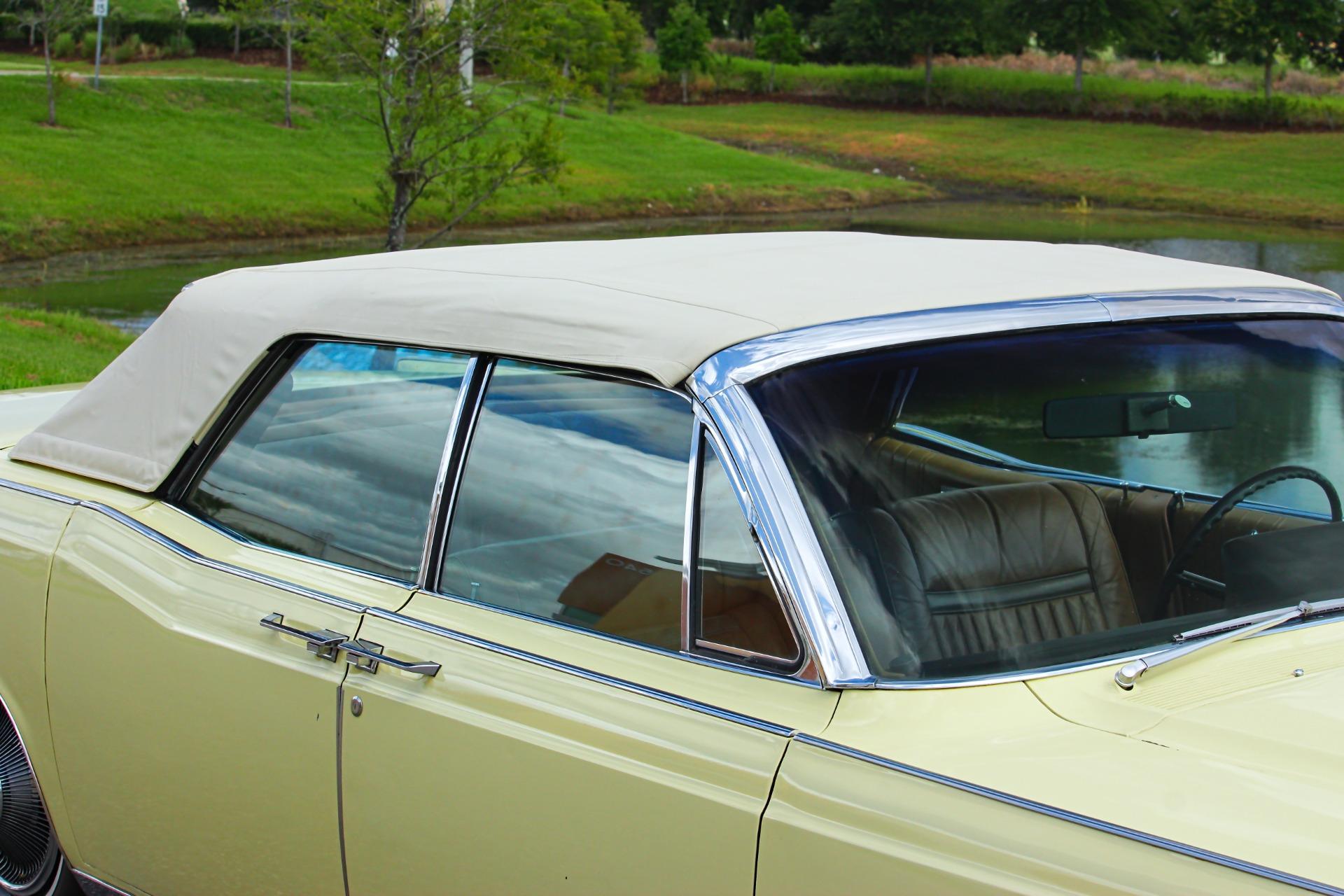 1967 Lincoln Continental 36