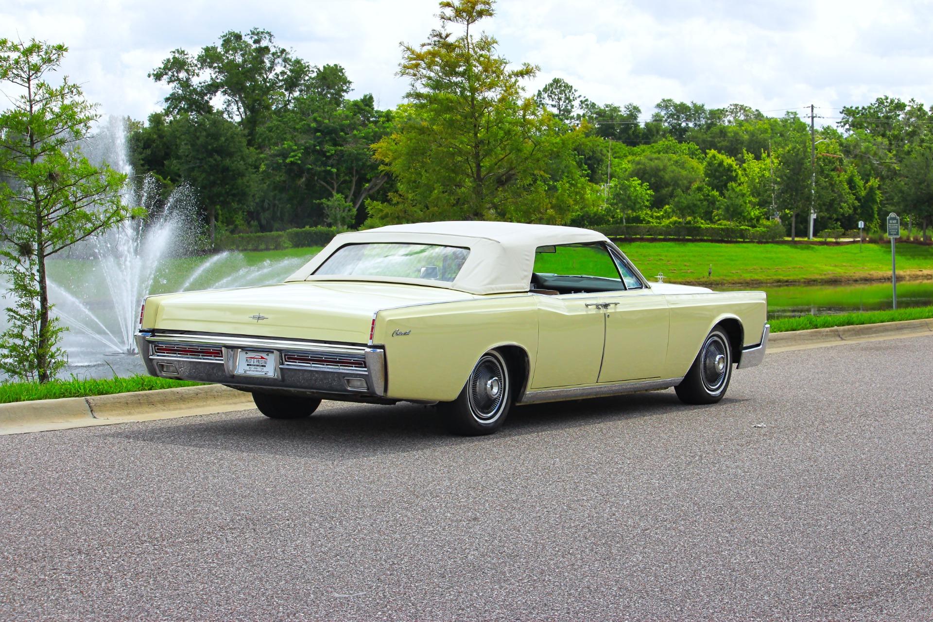 1967 Lincoln Continental 5