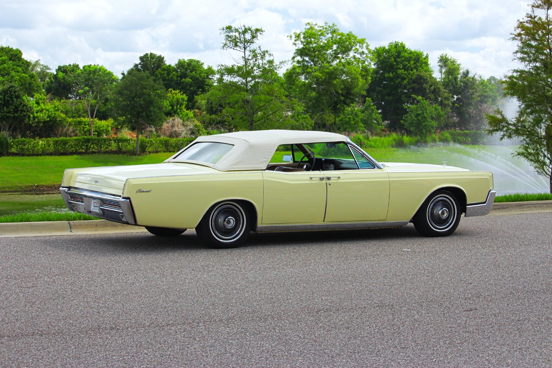 1967 Lincoln Continental 38