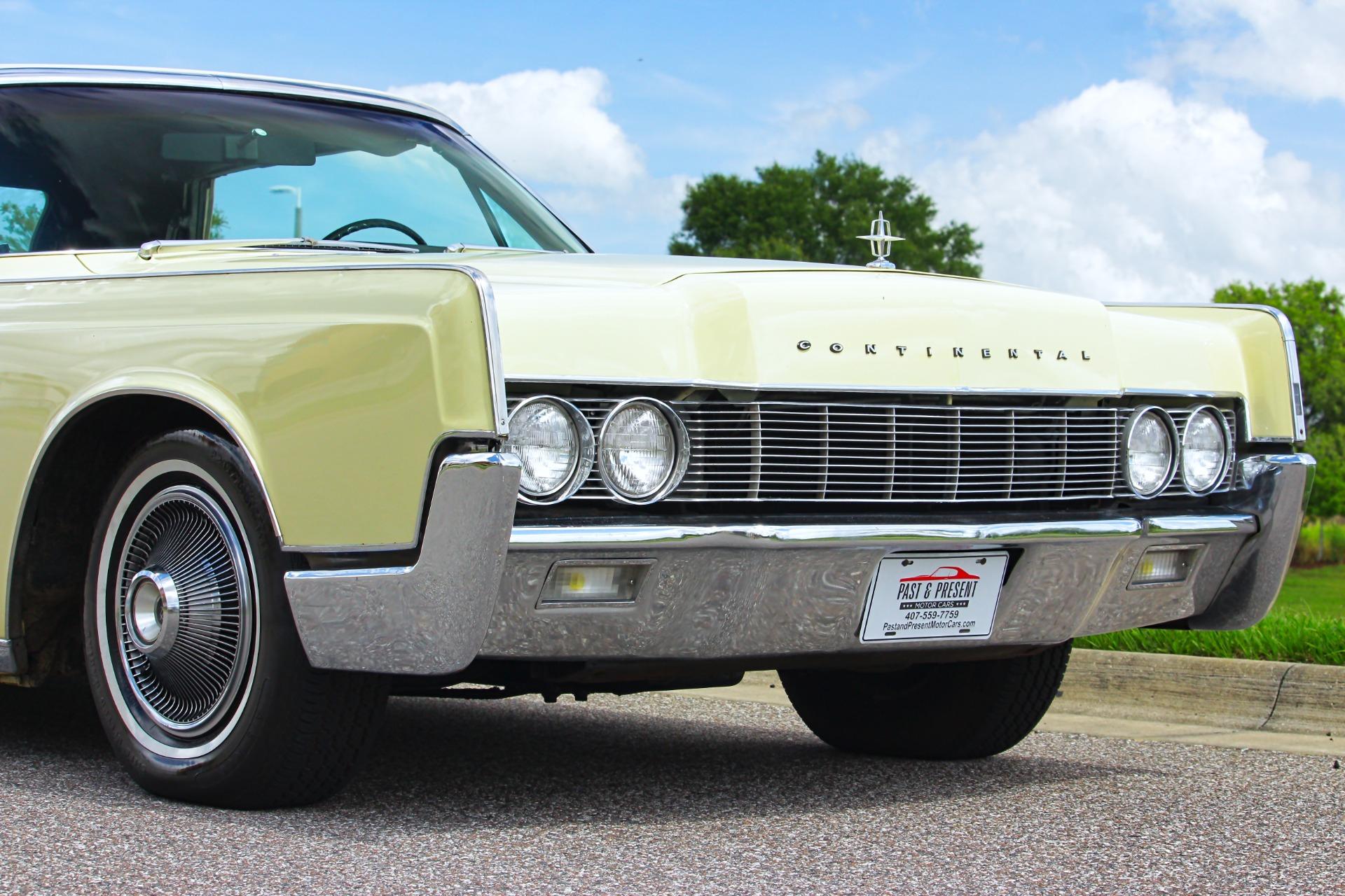 1967 Lincoln Continental 42