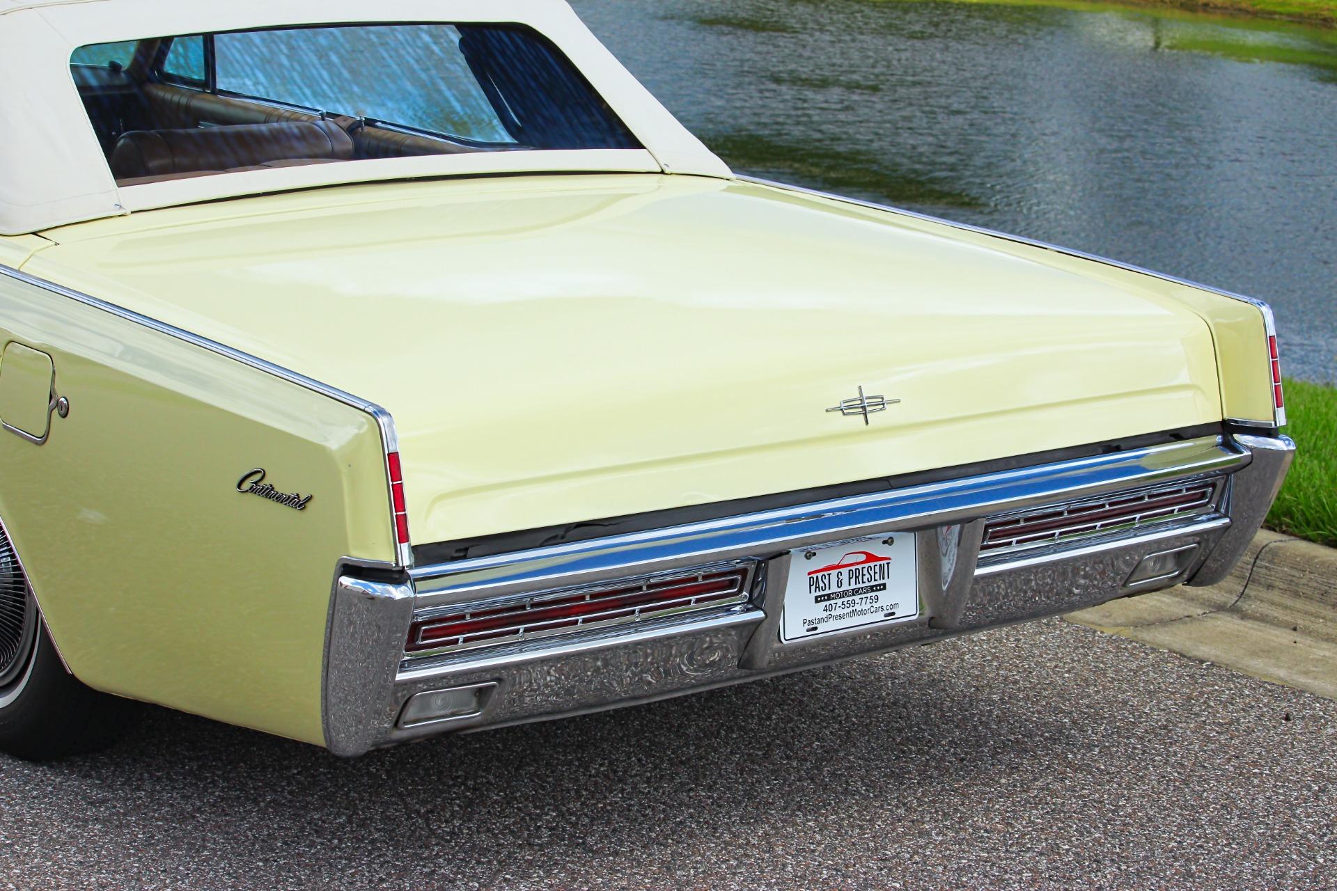 1967 Lincoln Continental 20