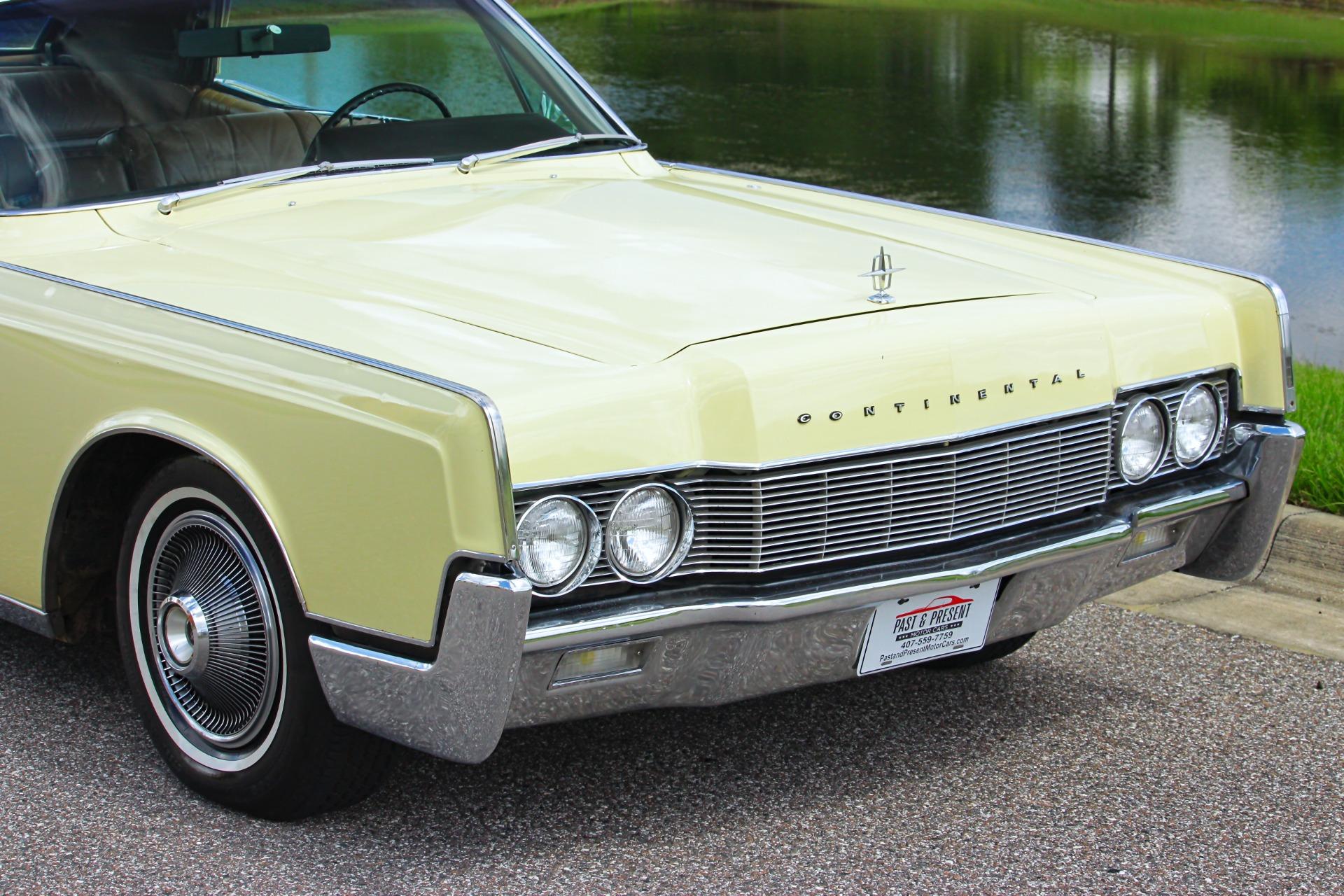 1967 Lincoln Continental 41