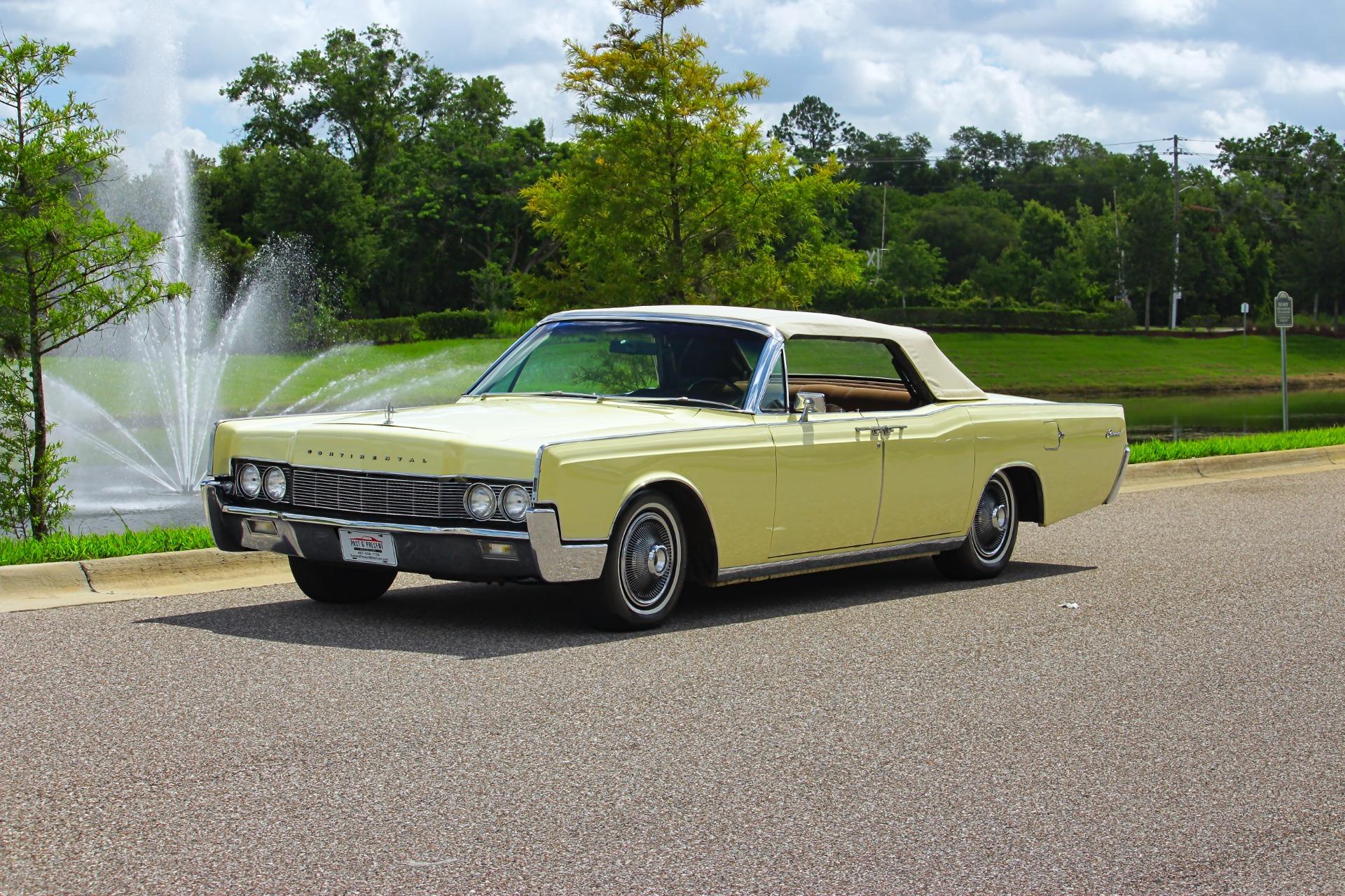 1967 Lincoln Continental 1