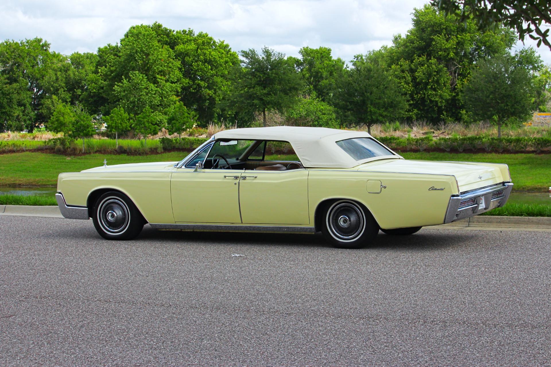 1967 Lincoln Continental 14