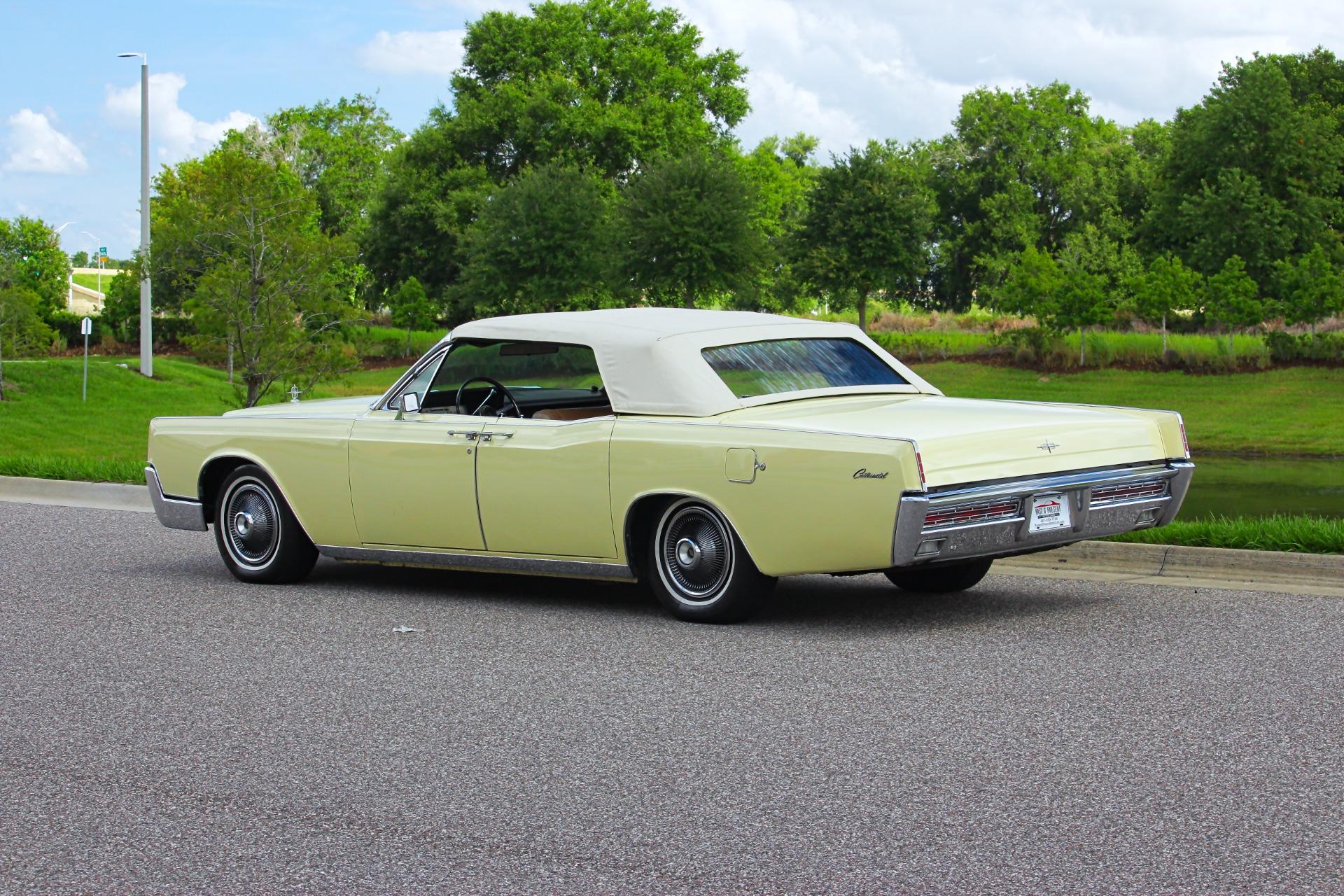 1967 Lincoln Continental 3