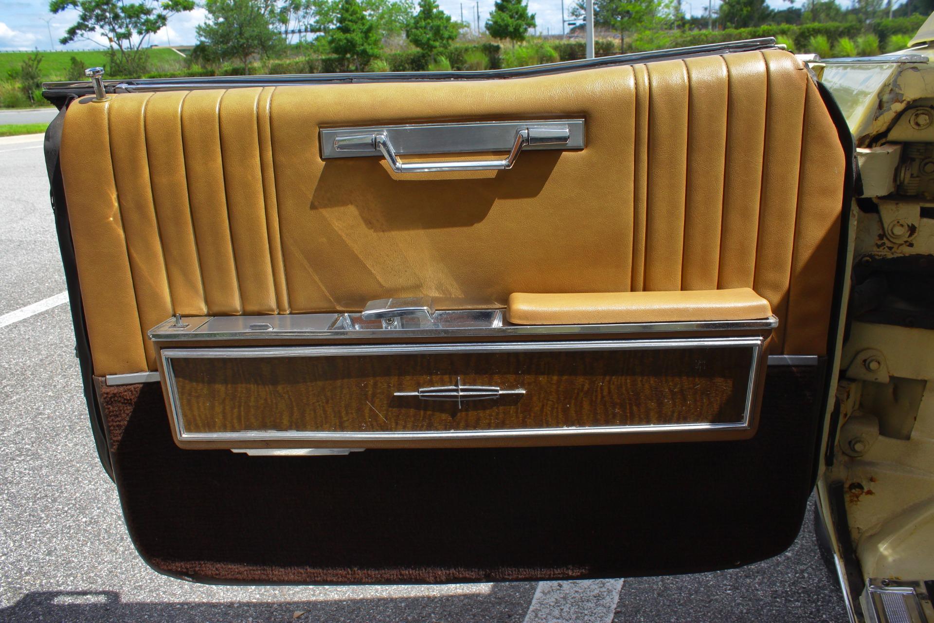 1967 Lincoln Continental 61