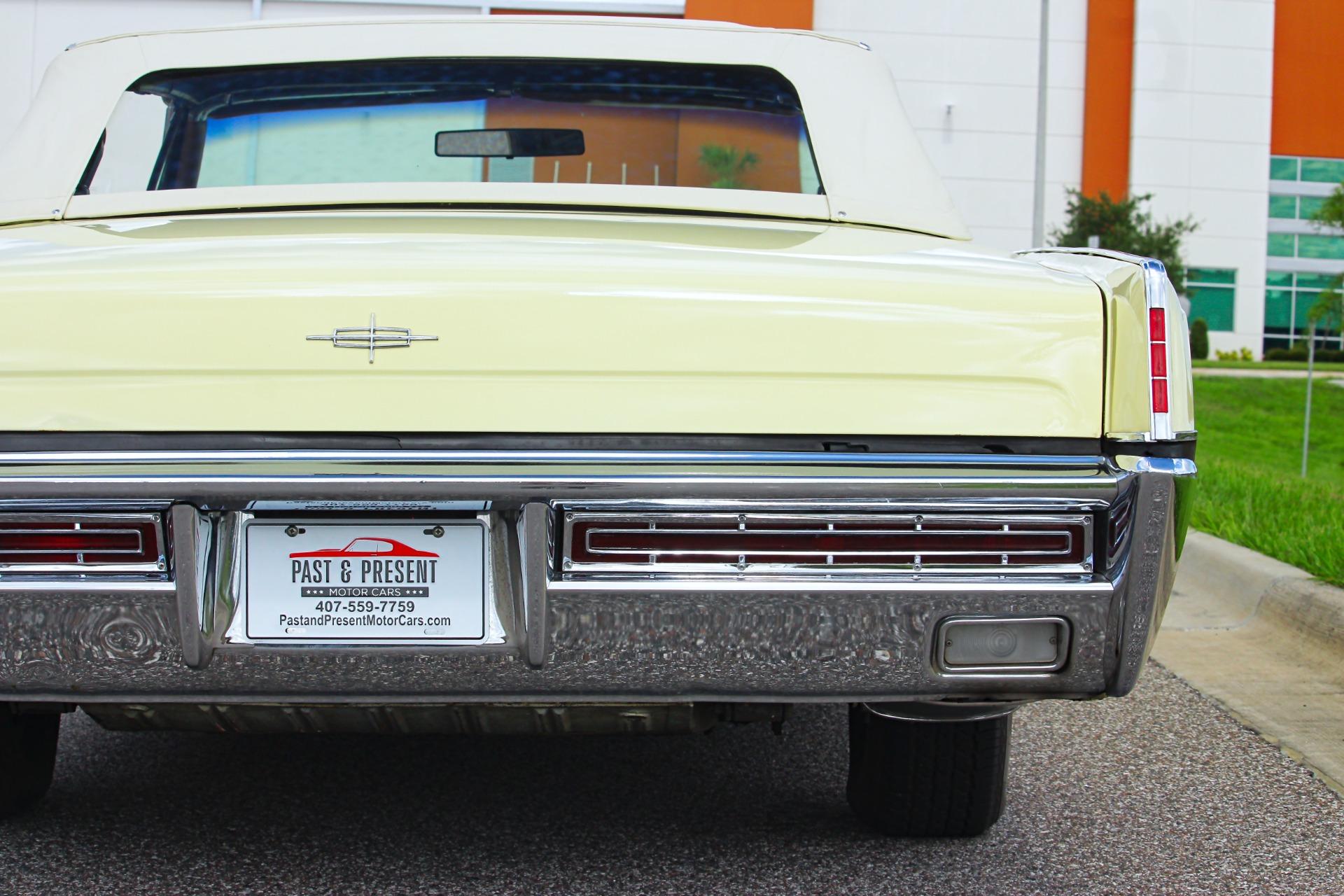 1967 Lincoln Continental 18