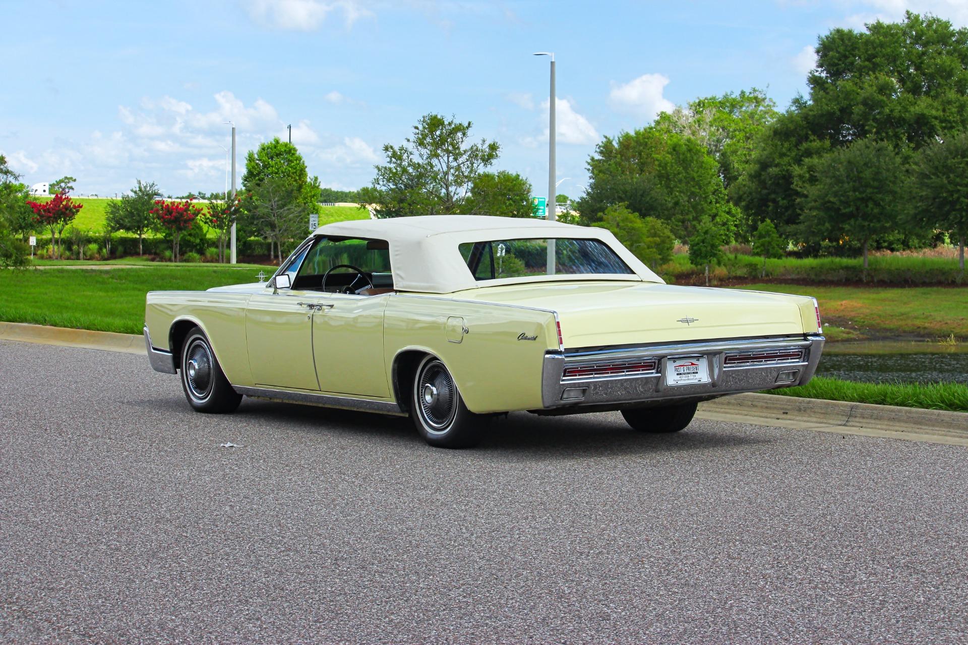 1967 Lincoln Continental 15
