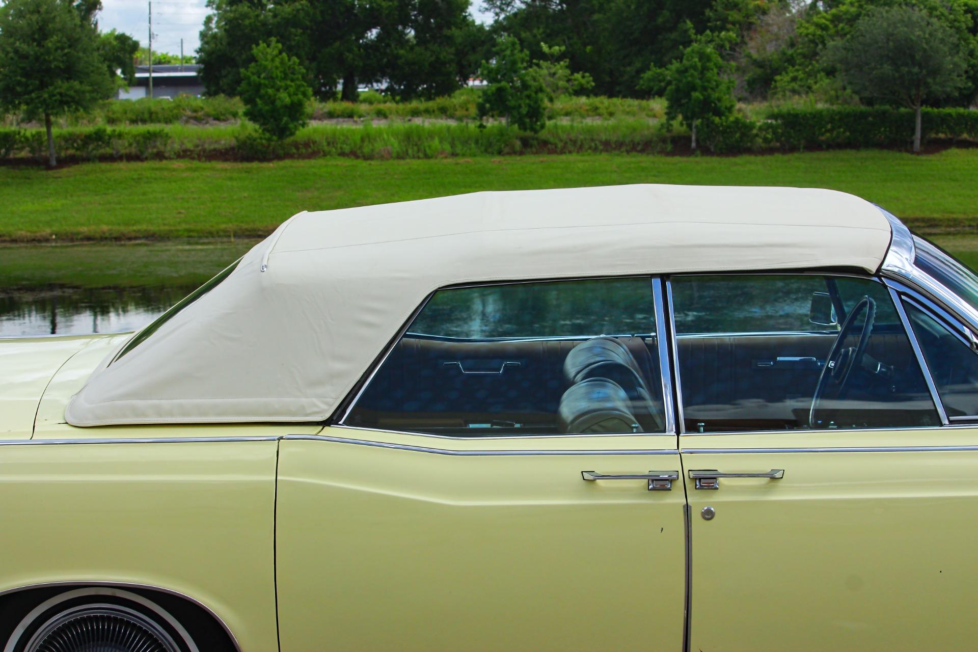 1967 Lincoln Continental 35