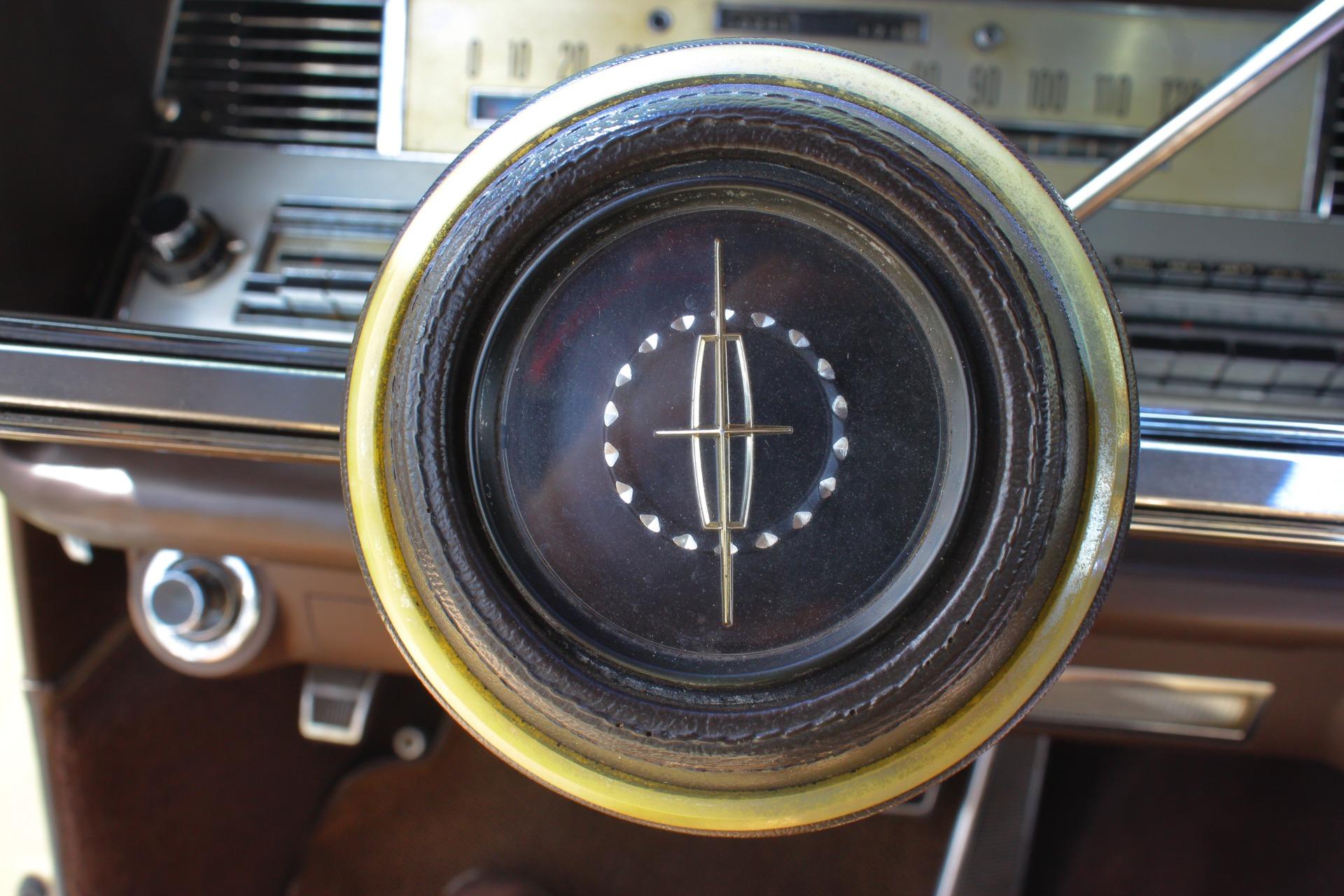 1967 Lincoln Continental 73