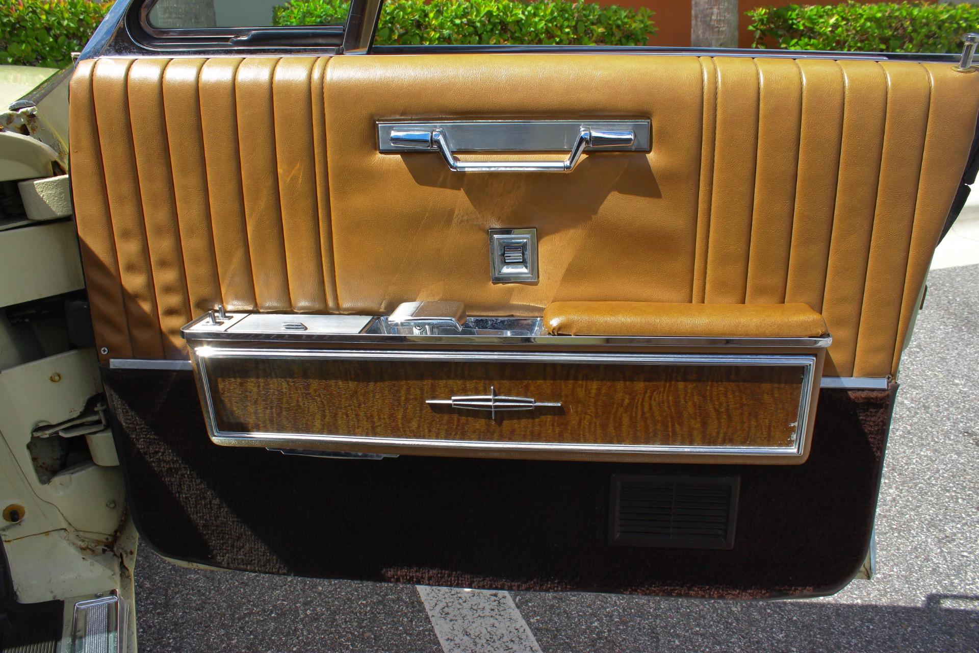 1967 Lincoln Continental 64