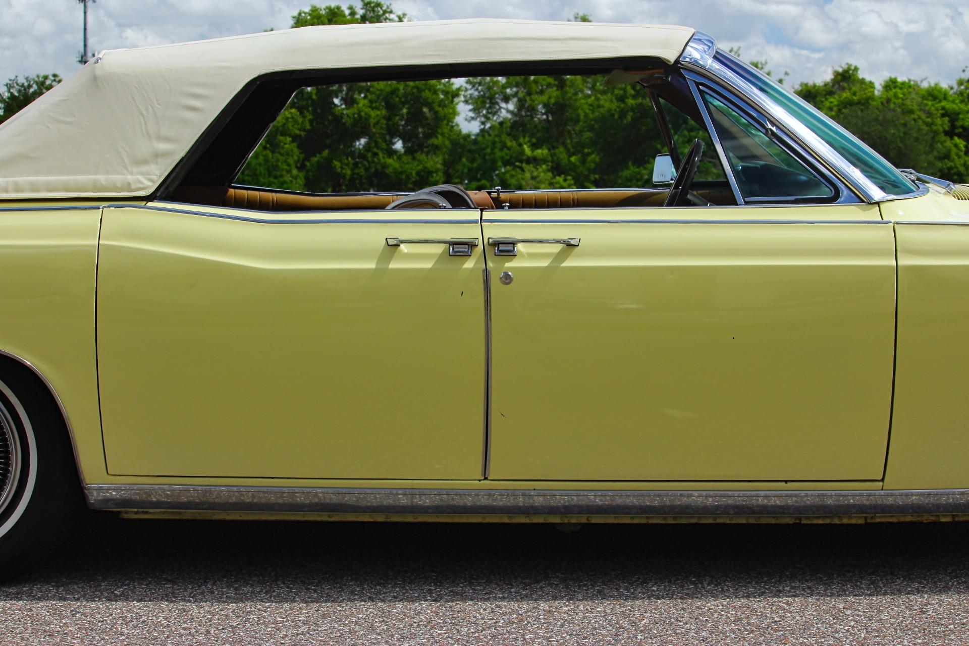 1967 Lincoln Continental 44