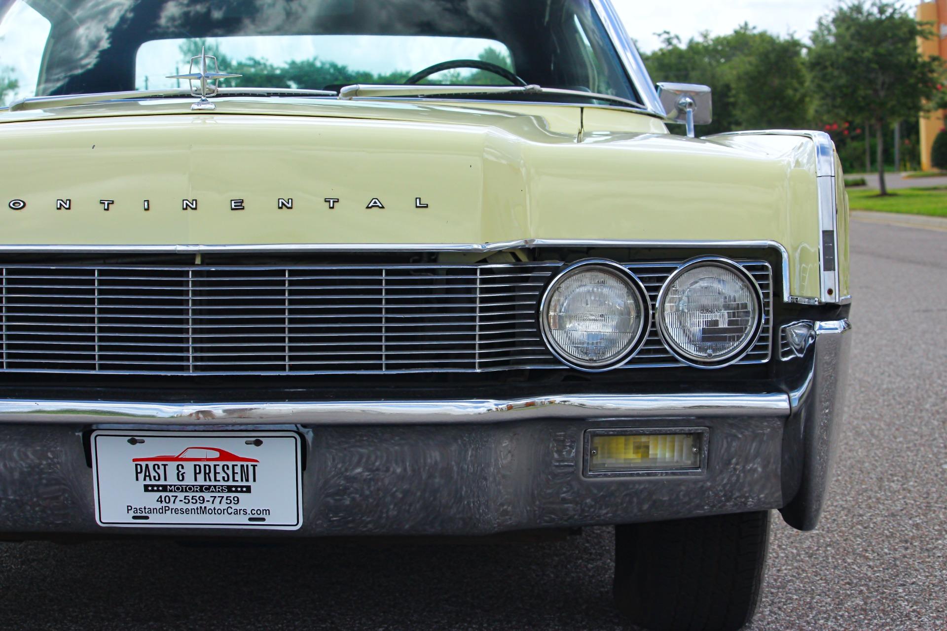 1967 Lincoln Continental 27