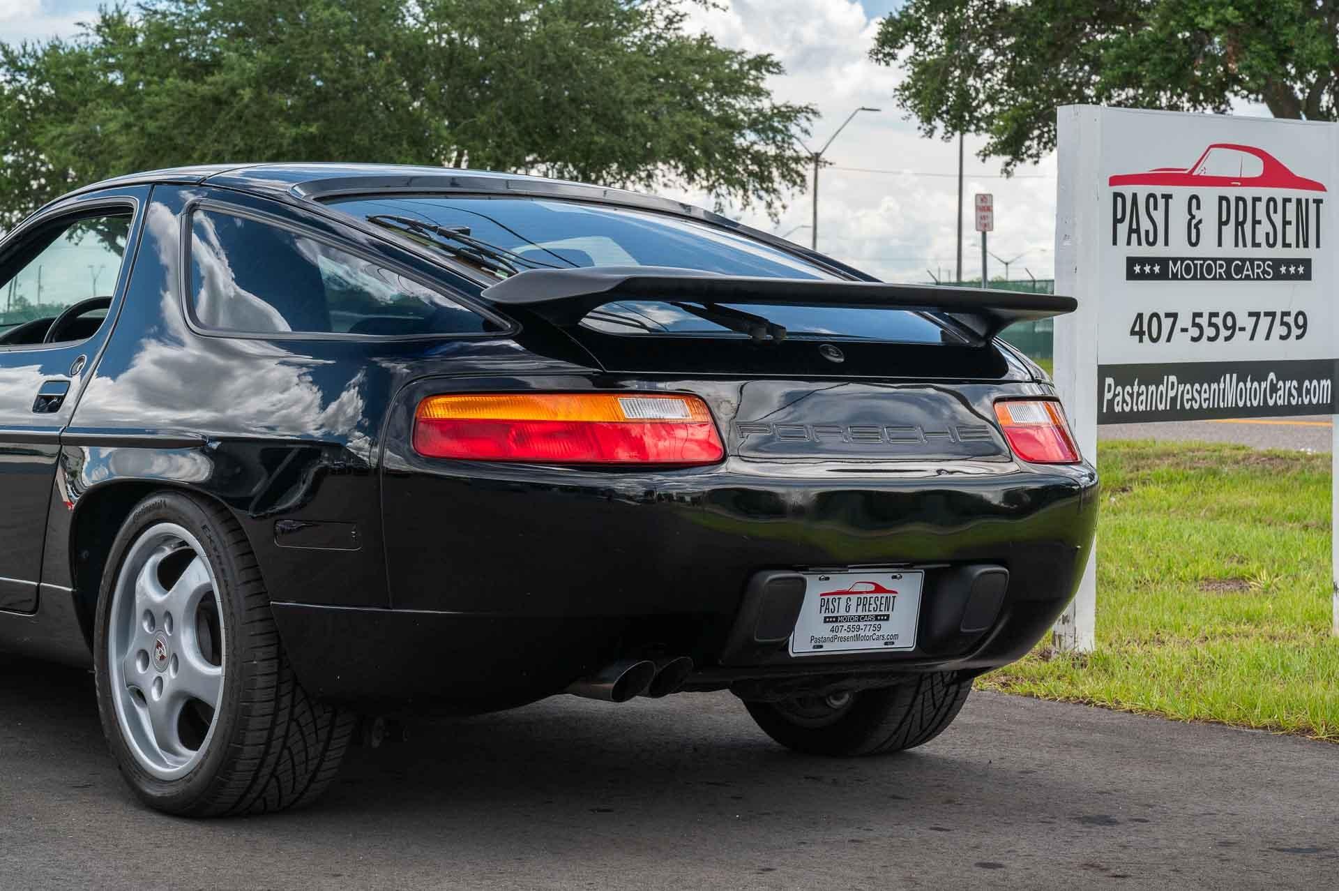 1988 Porsche 928 S4 18