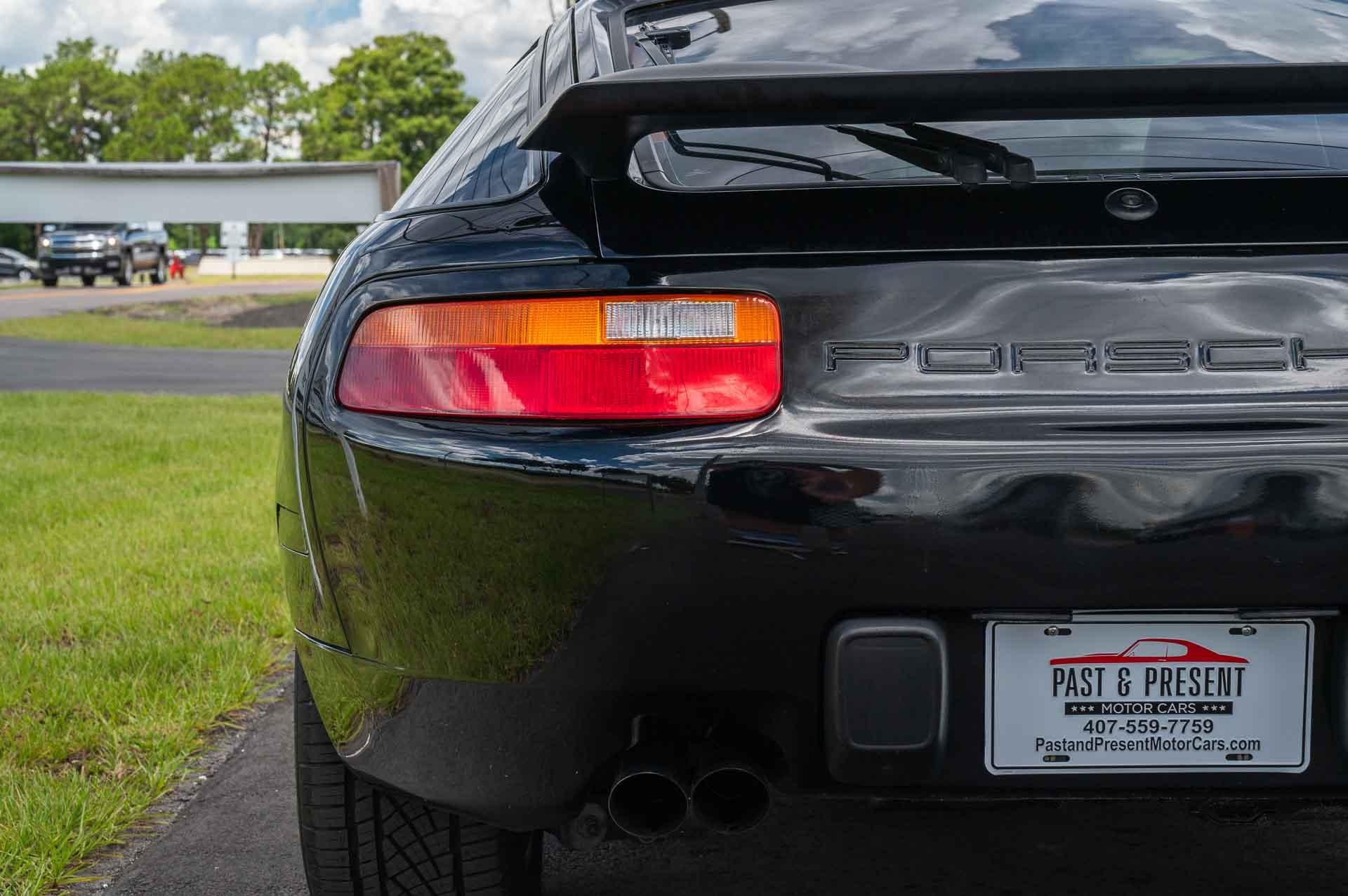 1988 Porsche 928 S4 42