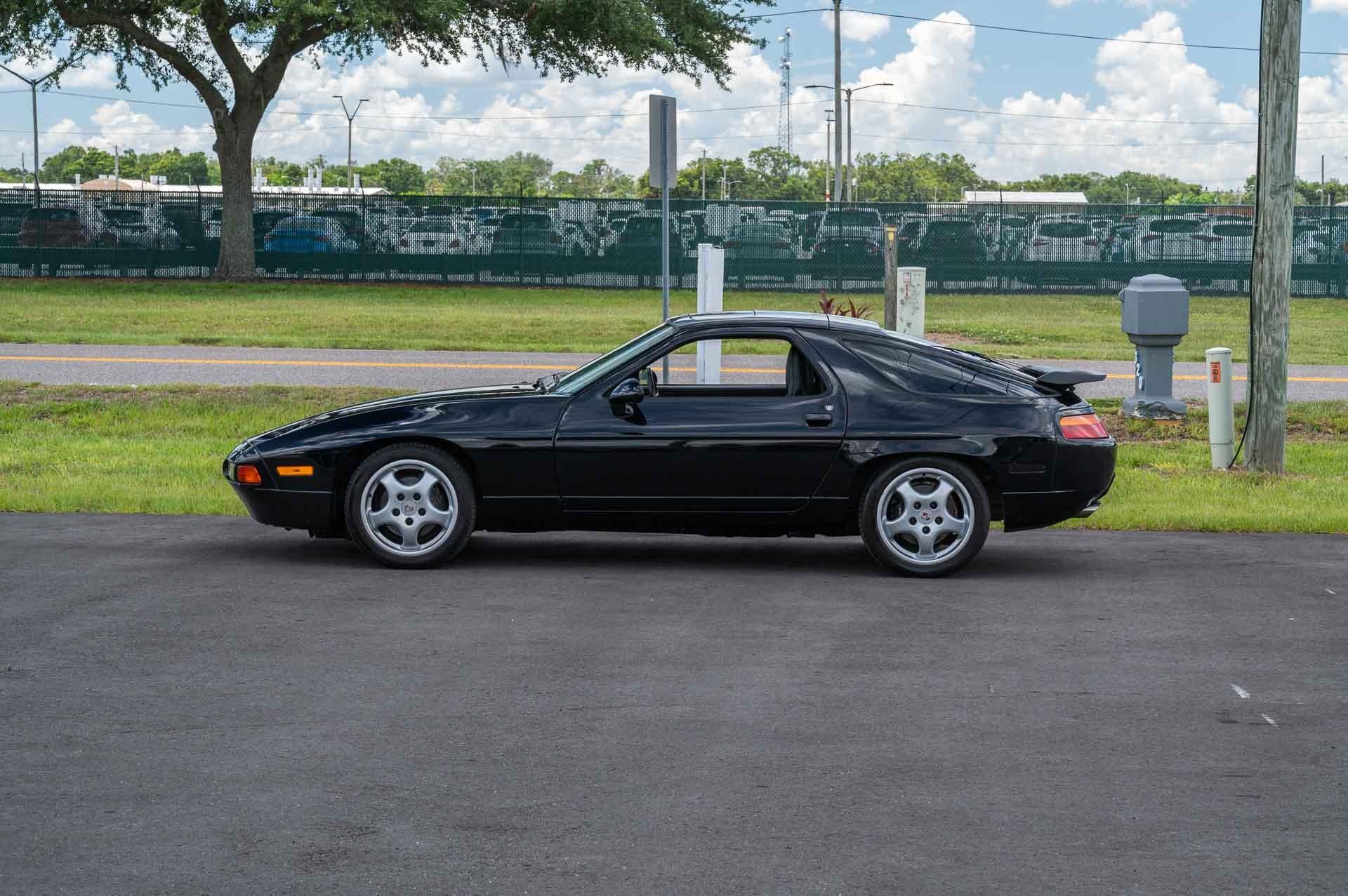 1988 Porsche 928 S4 2