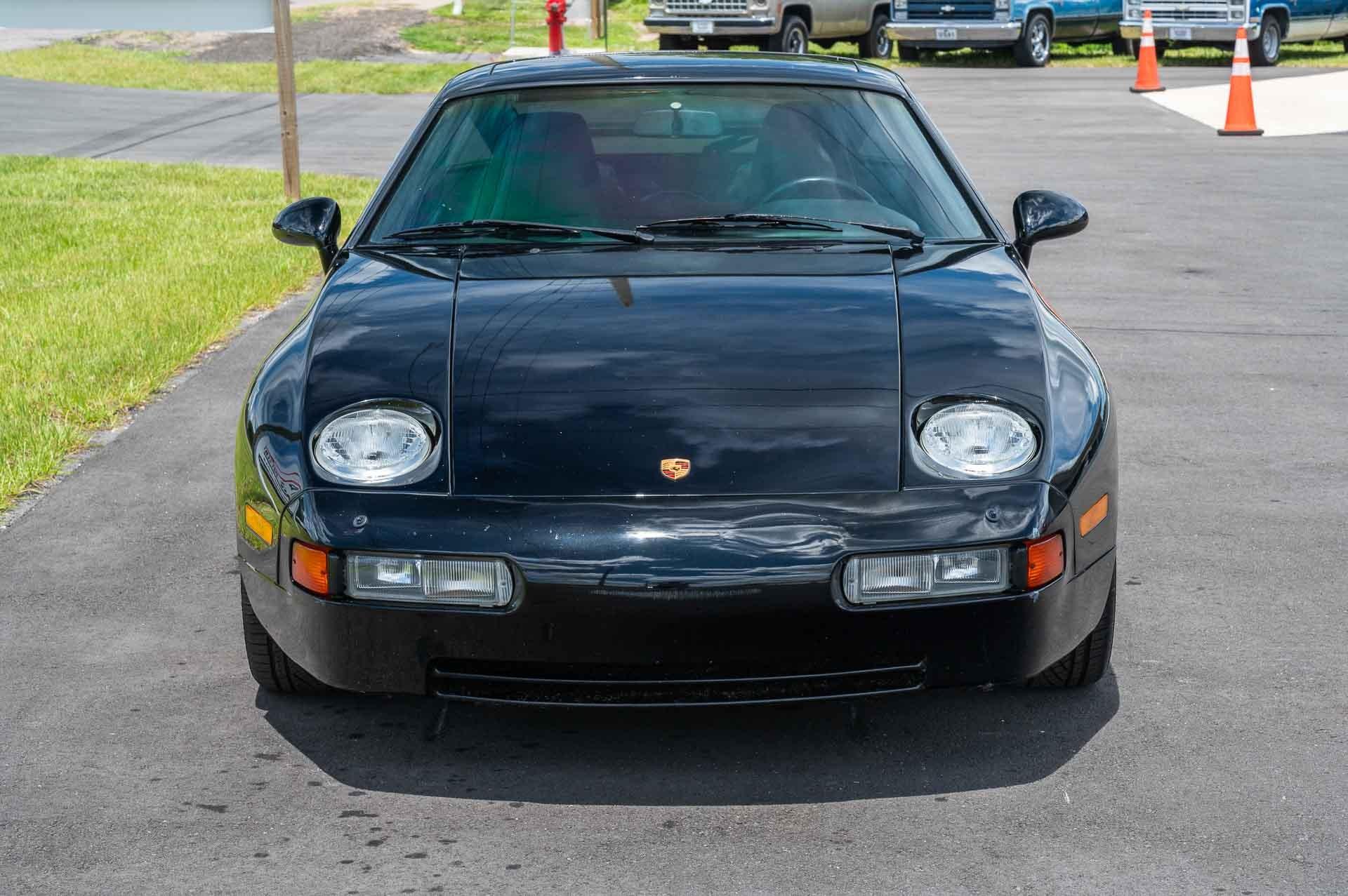 1988 Porsche 928 S4 25