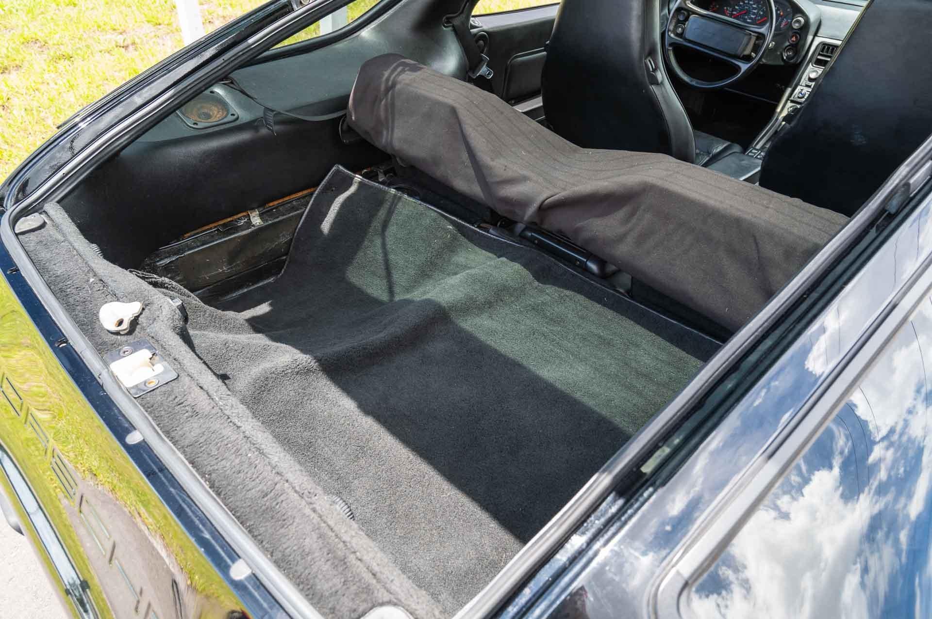 1988 Porsche 928 S4 76