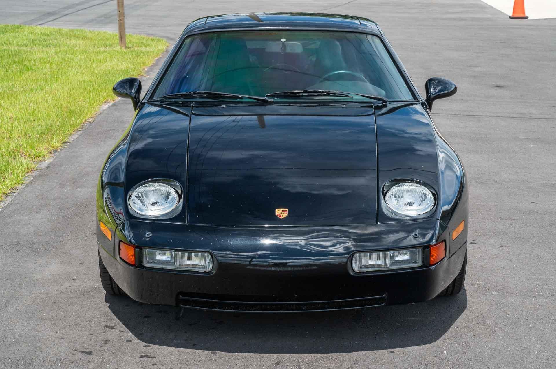 1988 Porsche 928 S4 24
