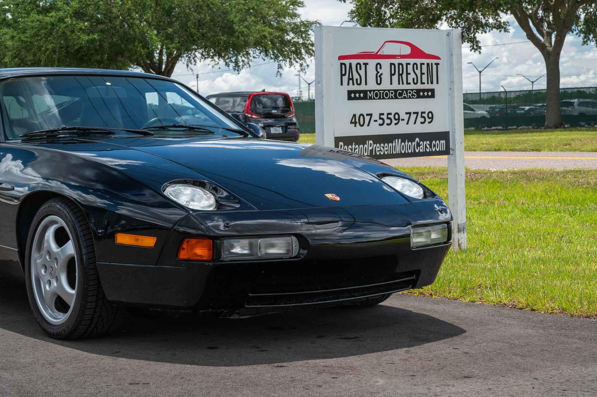 1988 Porsche 928 S4 34