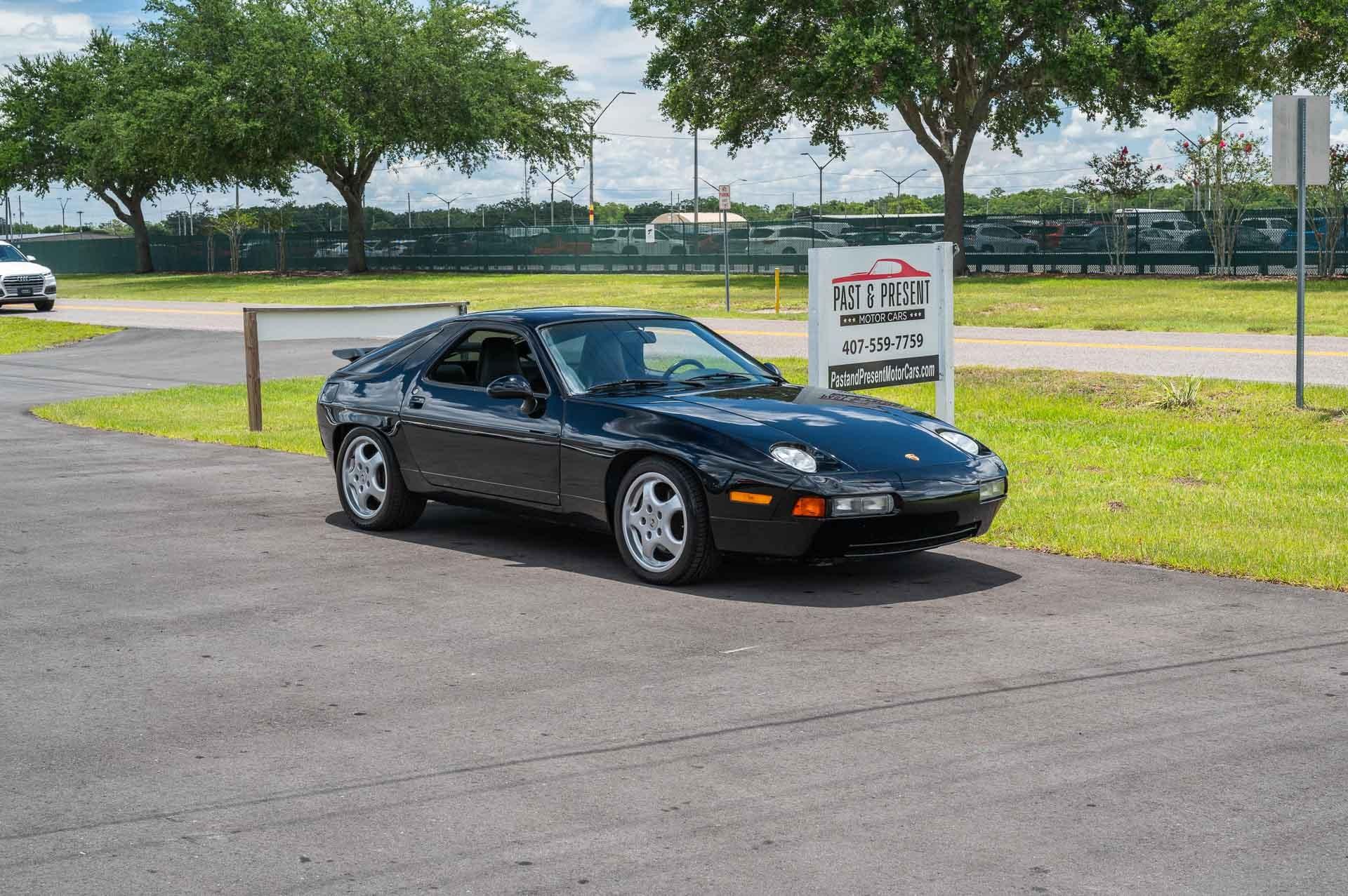 1988 Porsche 928 S4 32