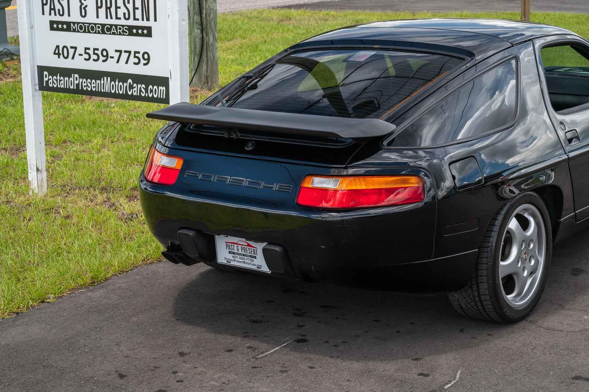 1988 Porsche 928 S4 38