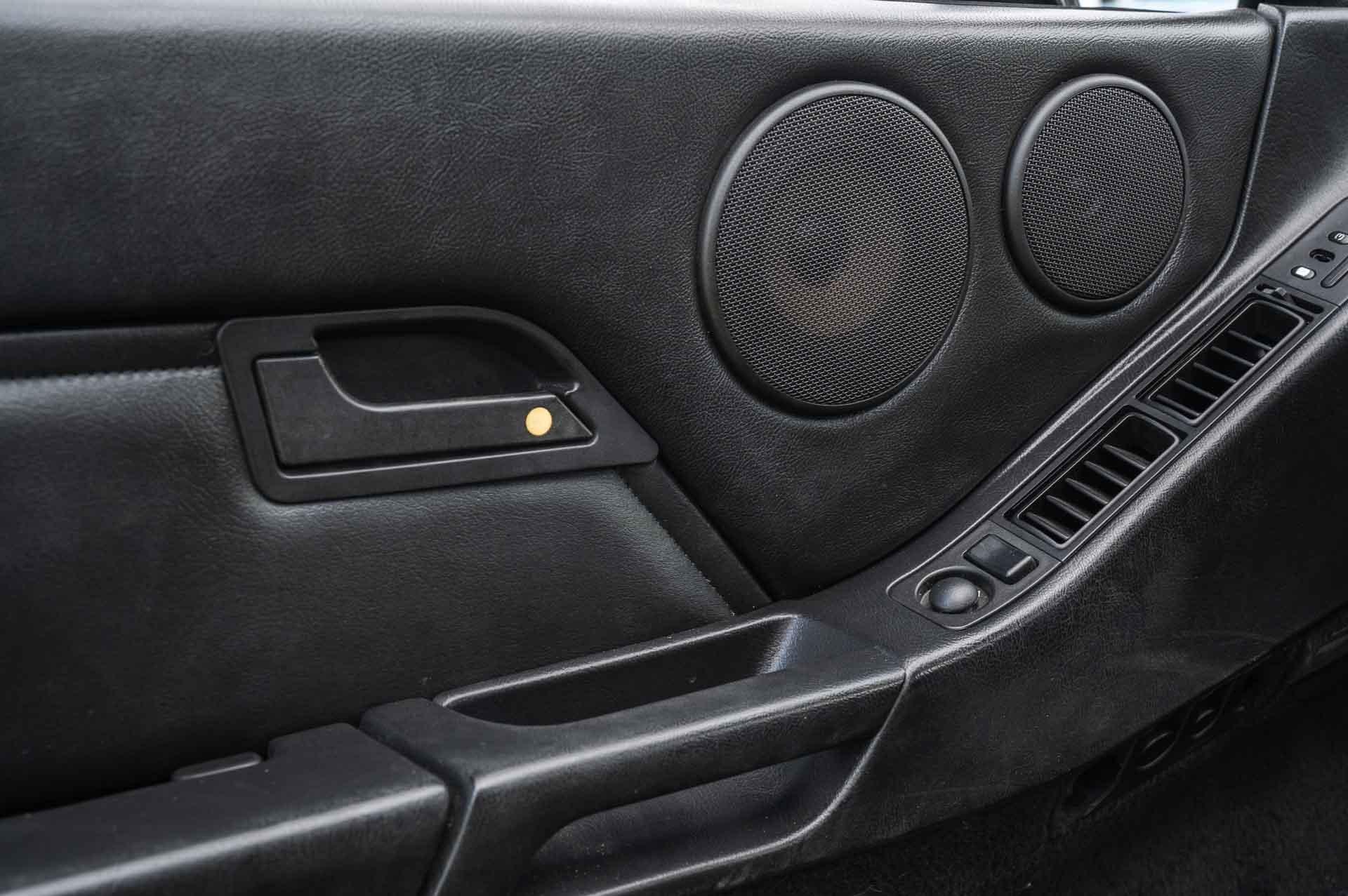 1988 Porsche 928 S4 46
