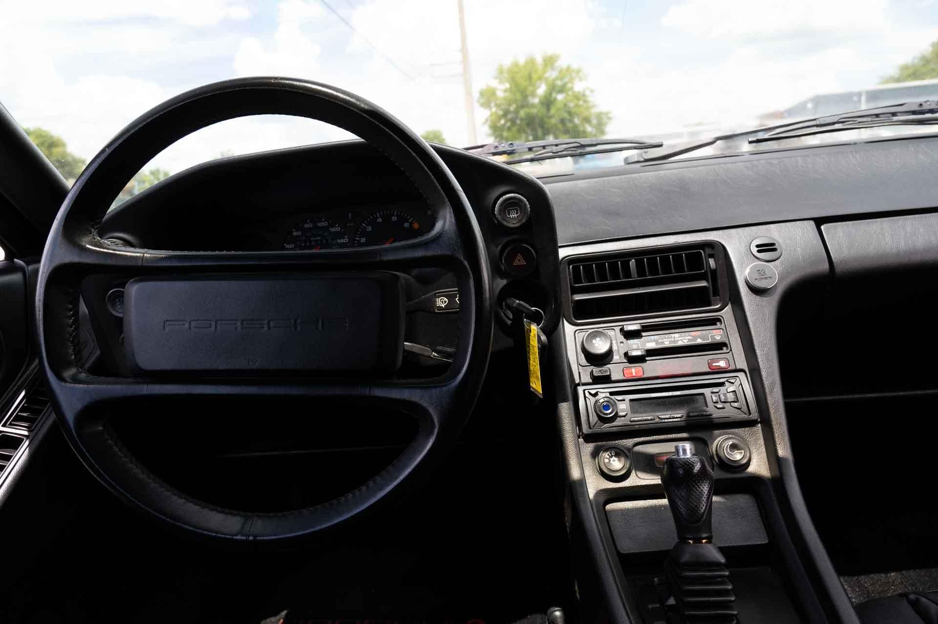 1988 Porsche 928 S4 54