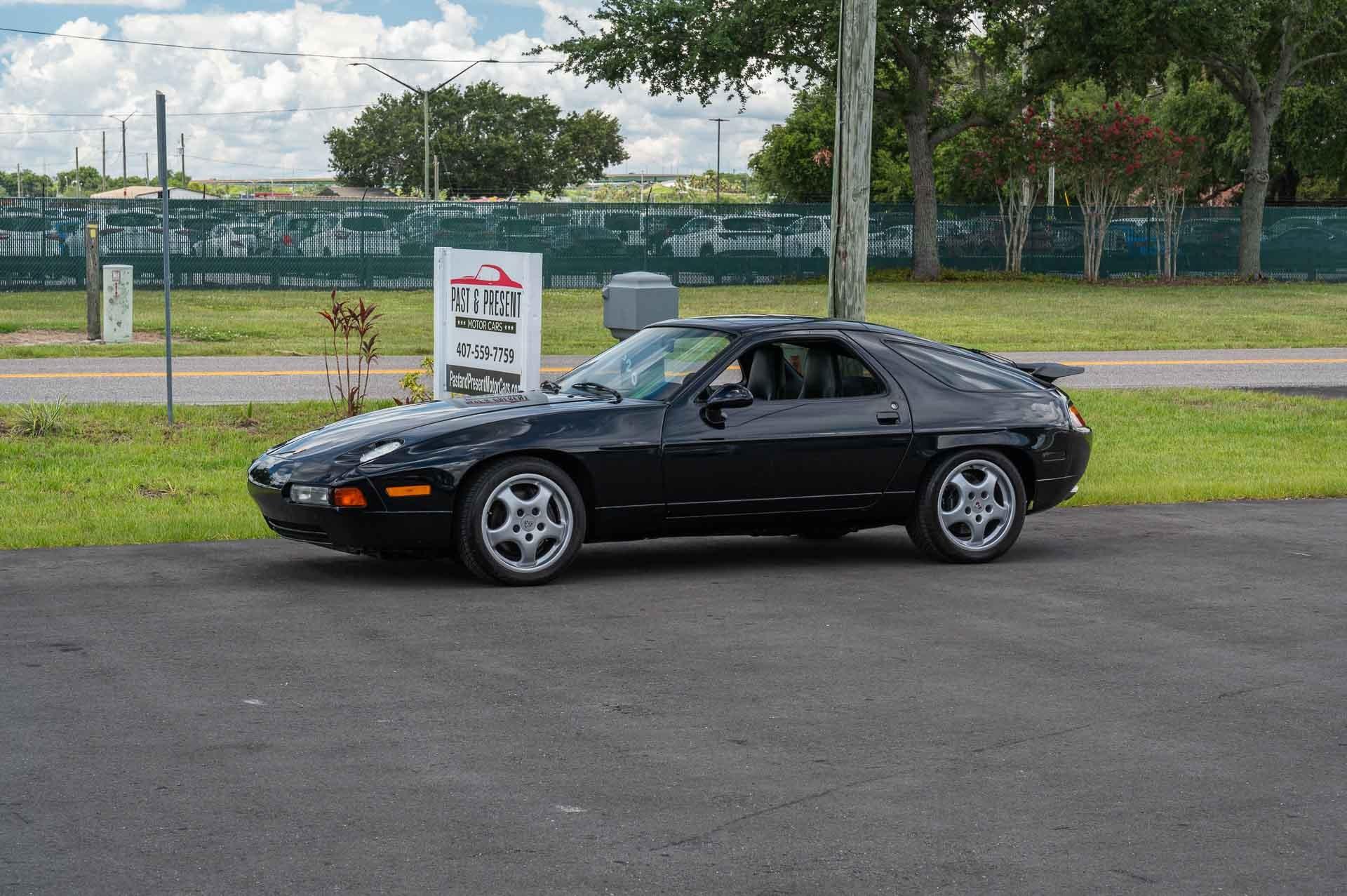 1988 Porsche 928 S4 15