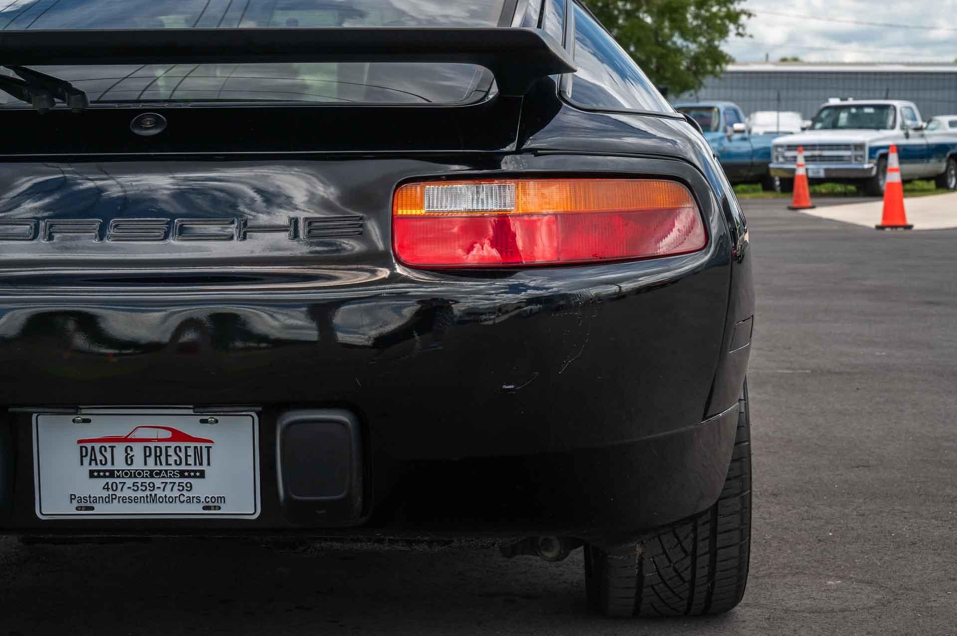 1988 Porsche 928 S4 43