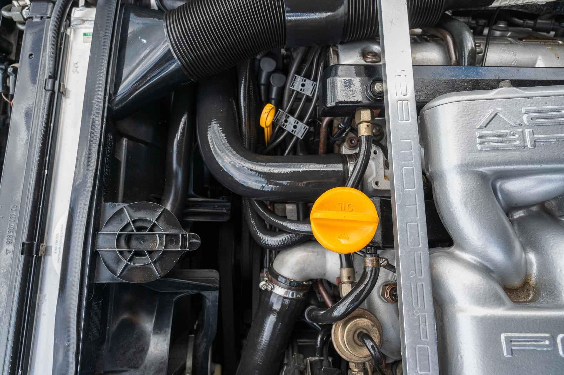 1988 Porsche 928 S4 67