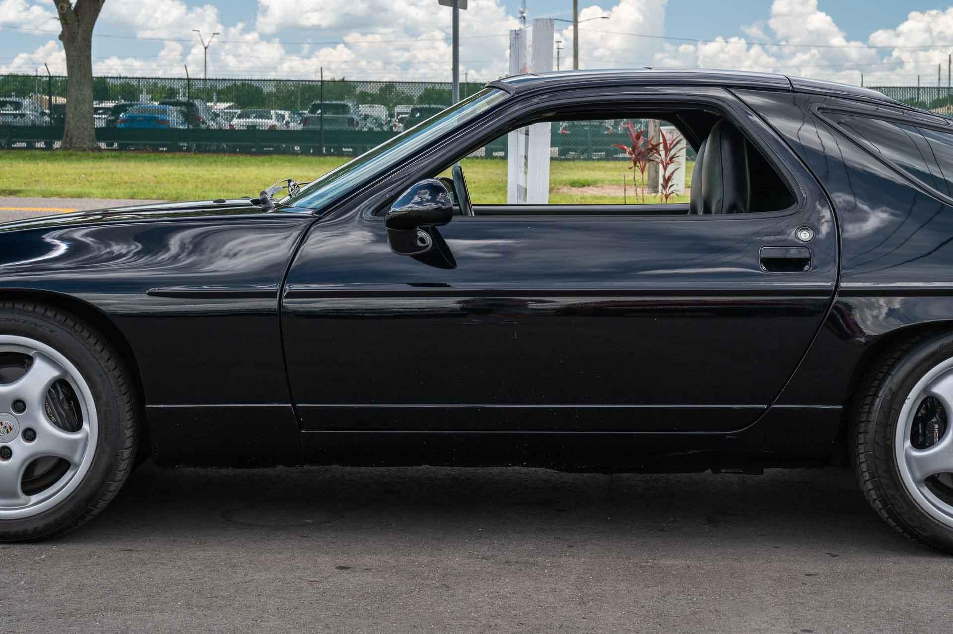 1988 Porsche 928 S4 20