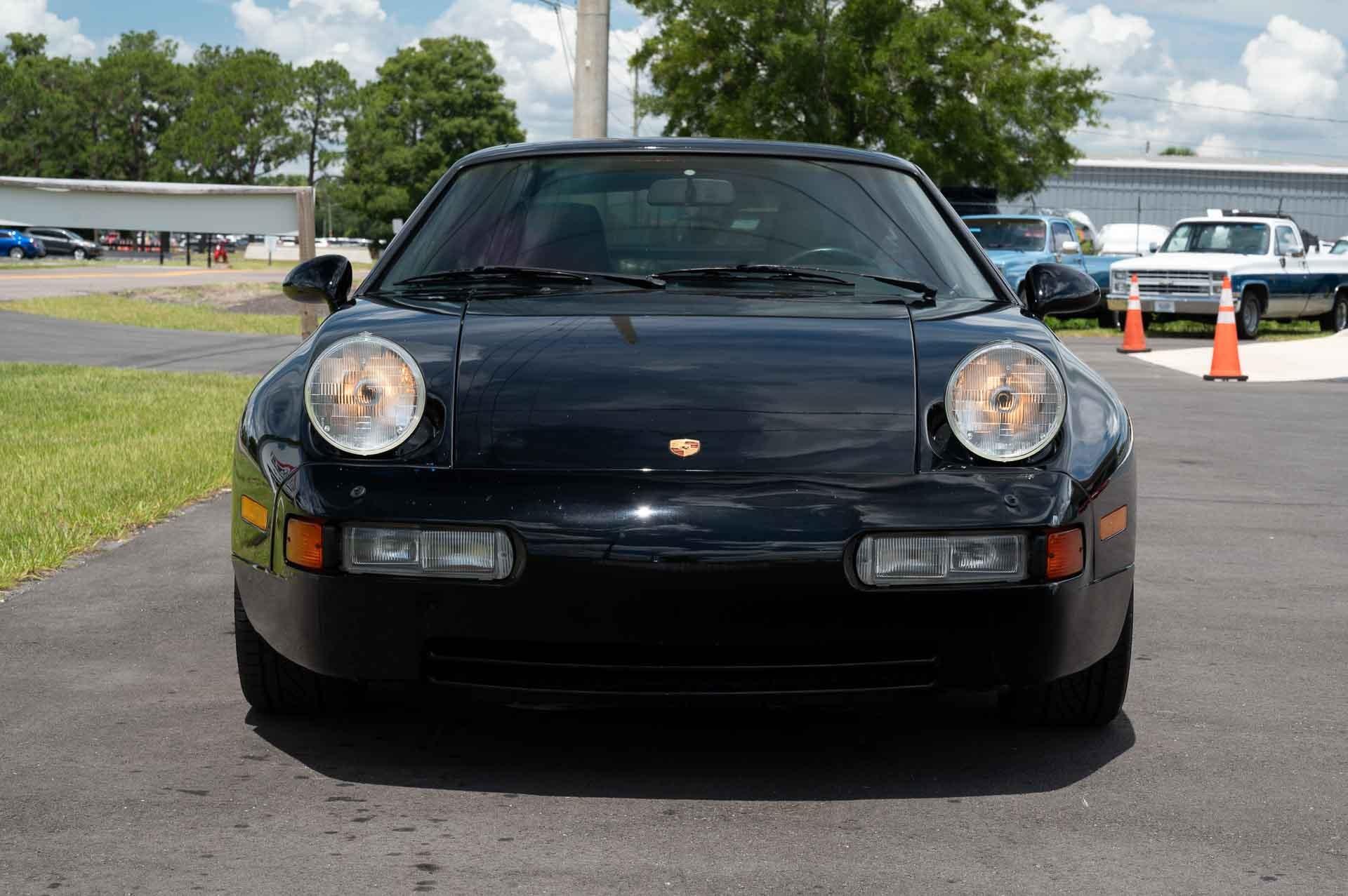 1988 Porsche 928 S4 7