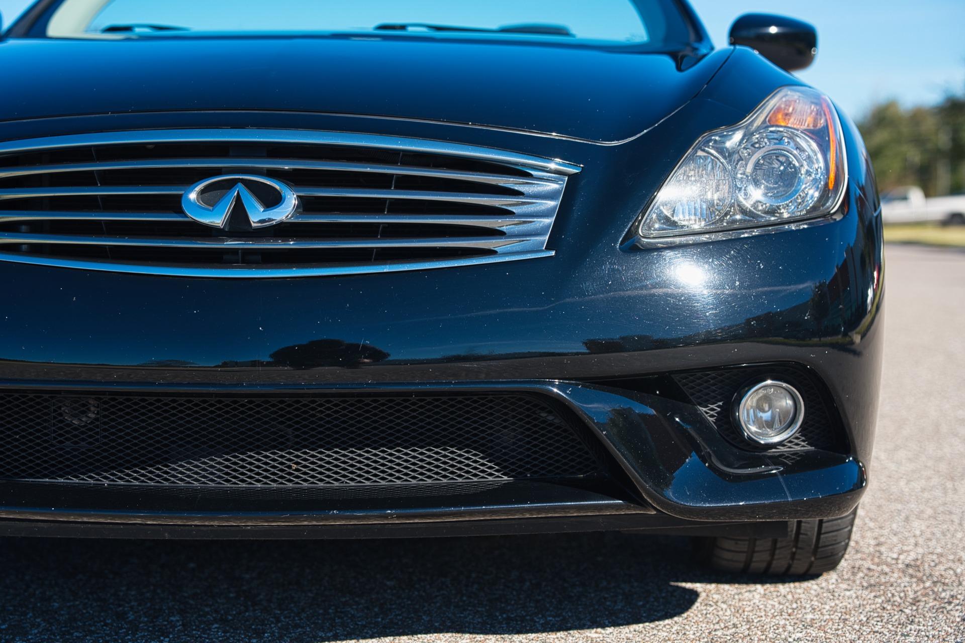2011 Infiniti G37 Convertible 25