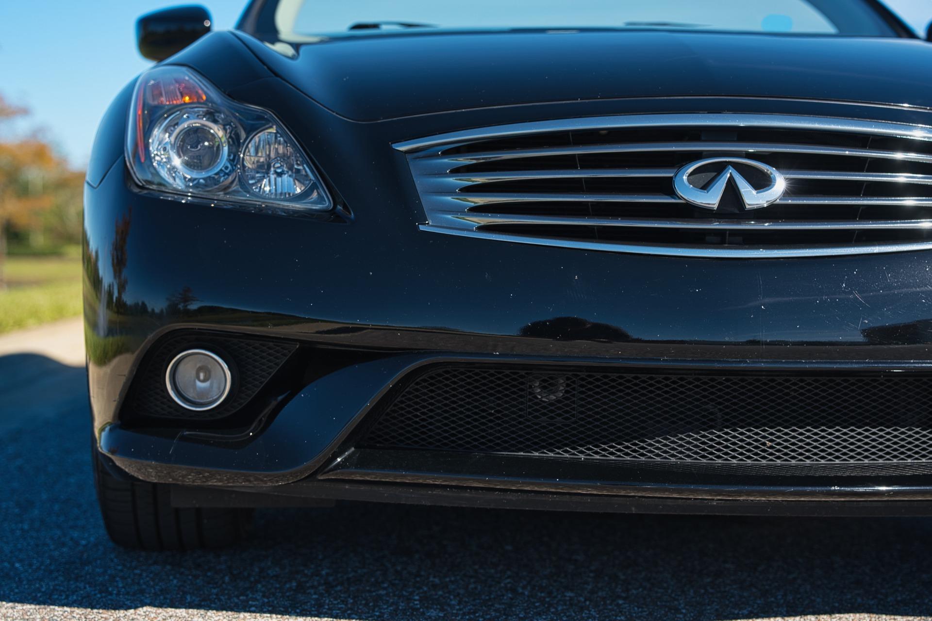 2011 Infiniti G37 Convertible 24
