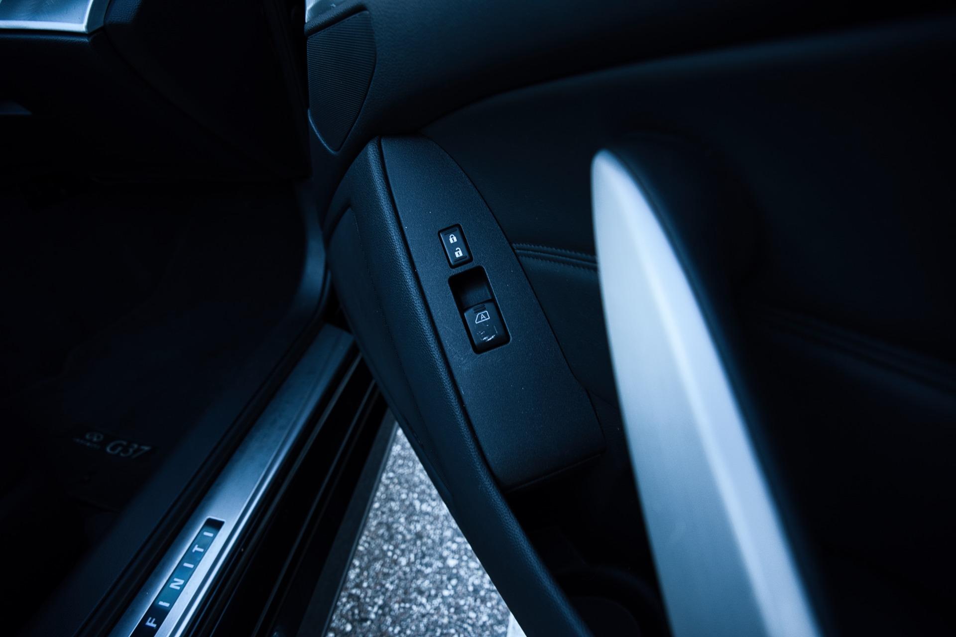 2011 Infiniti G37 Convertible 123