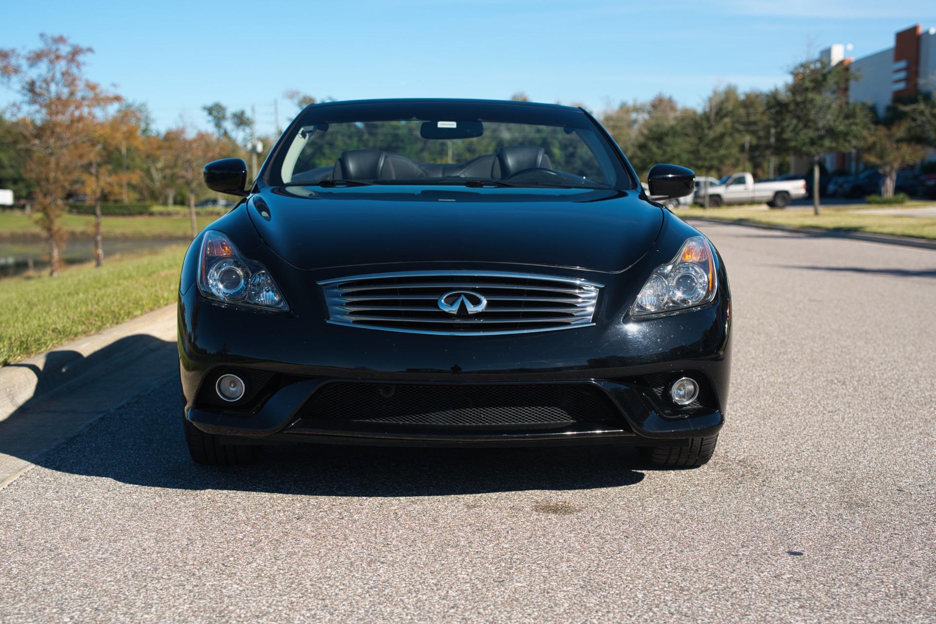 2011 Infiniti G37 Convertible 34