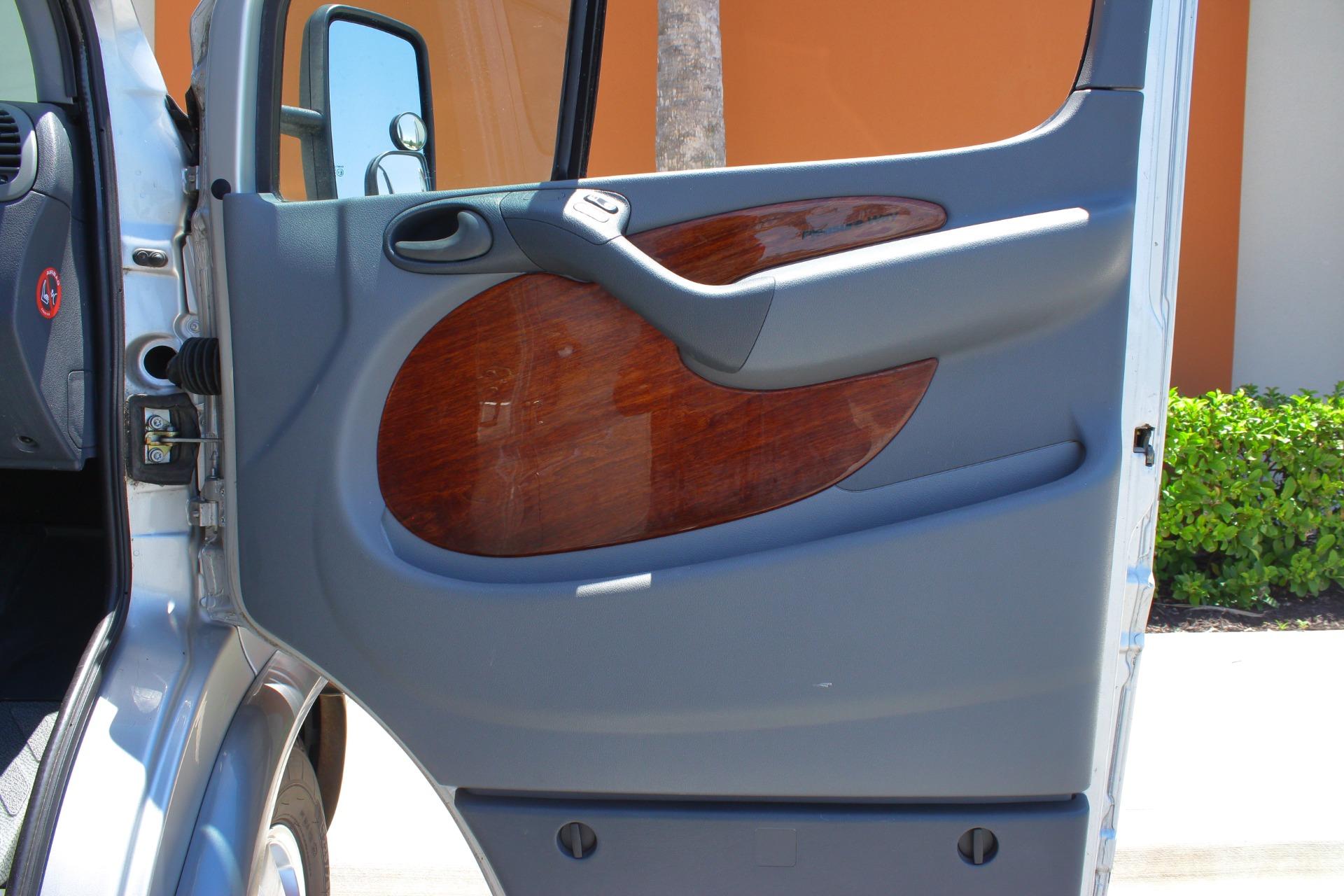 2006 Dodge 2500 Sprinter Van 75