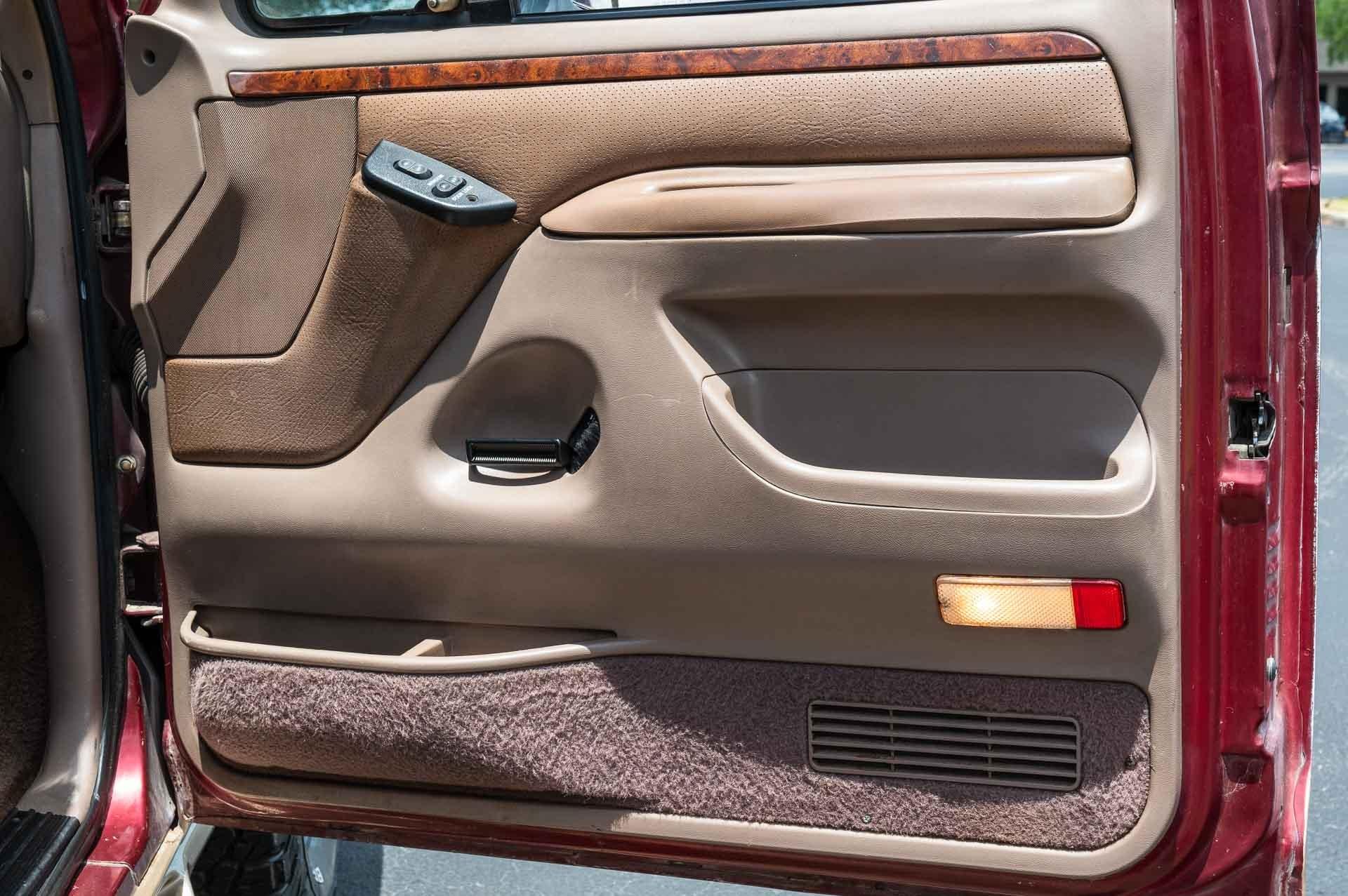 1996 Ford F150 XLT Eddie Bauer 54